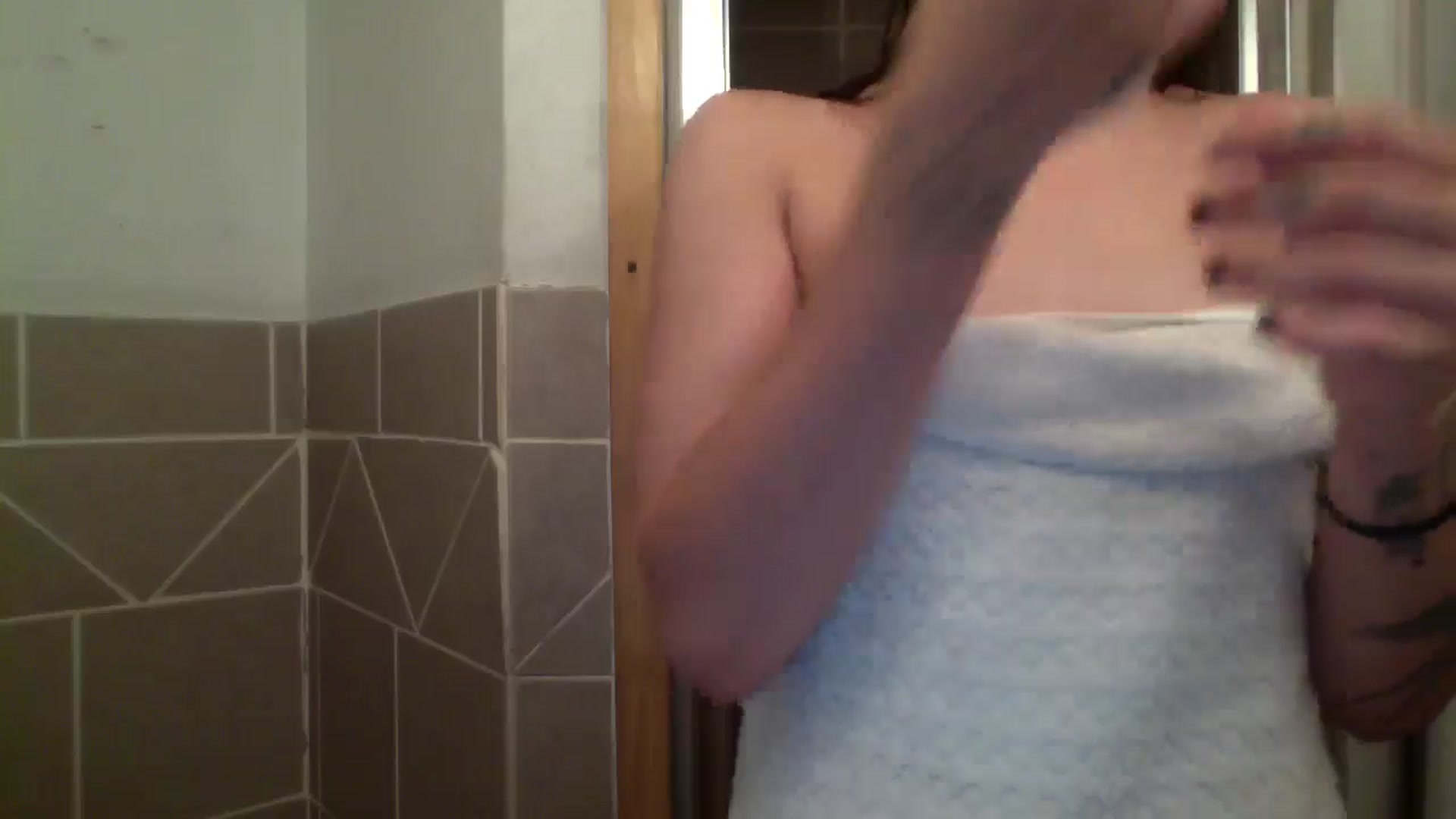 Gallery image thumbnail from marymartinez's myfreecams stream on, 12/01/2024, 18:21 image 10 of 20