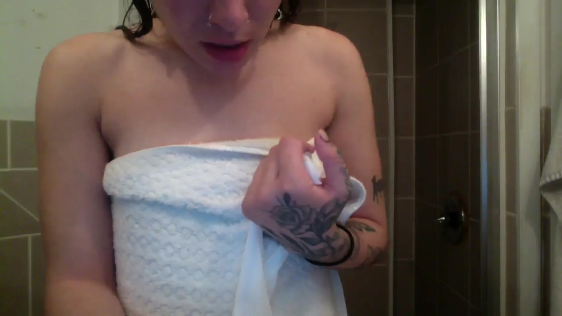 Gallery image thumbnail from marymartinez's myfreecams stream on, 12/01/2024, 18:21 image 8 of 20