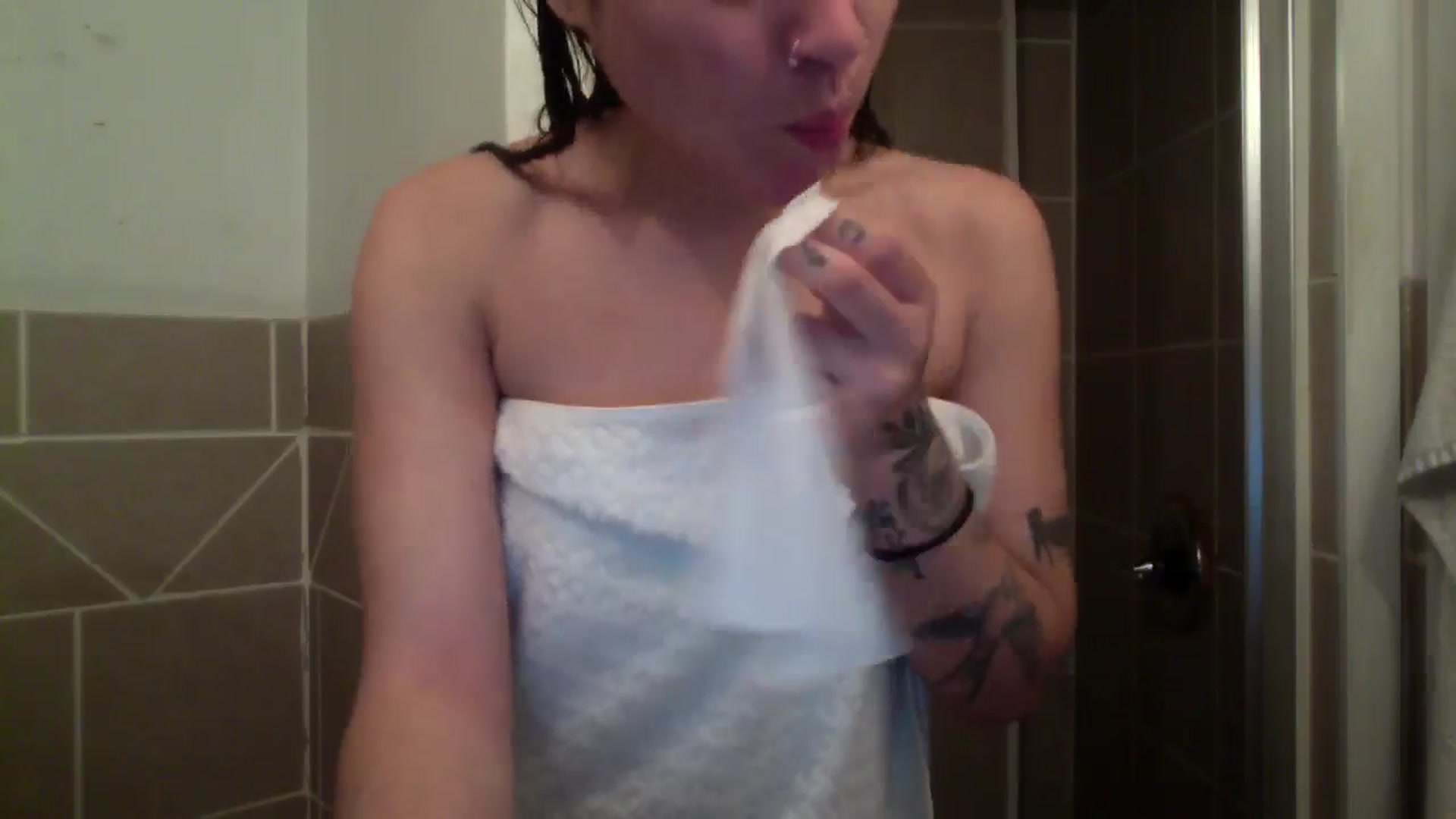 Gallery image thumbnail from marymartinez's myfreecams stream on, 12/01/2024, 18:21 image 7 of 20