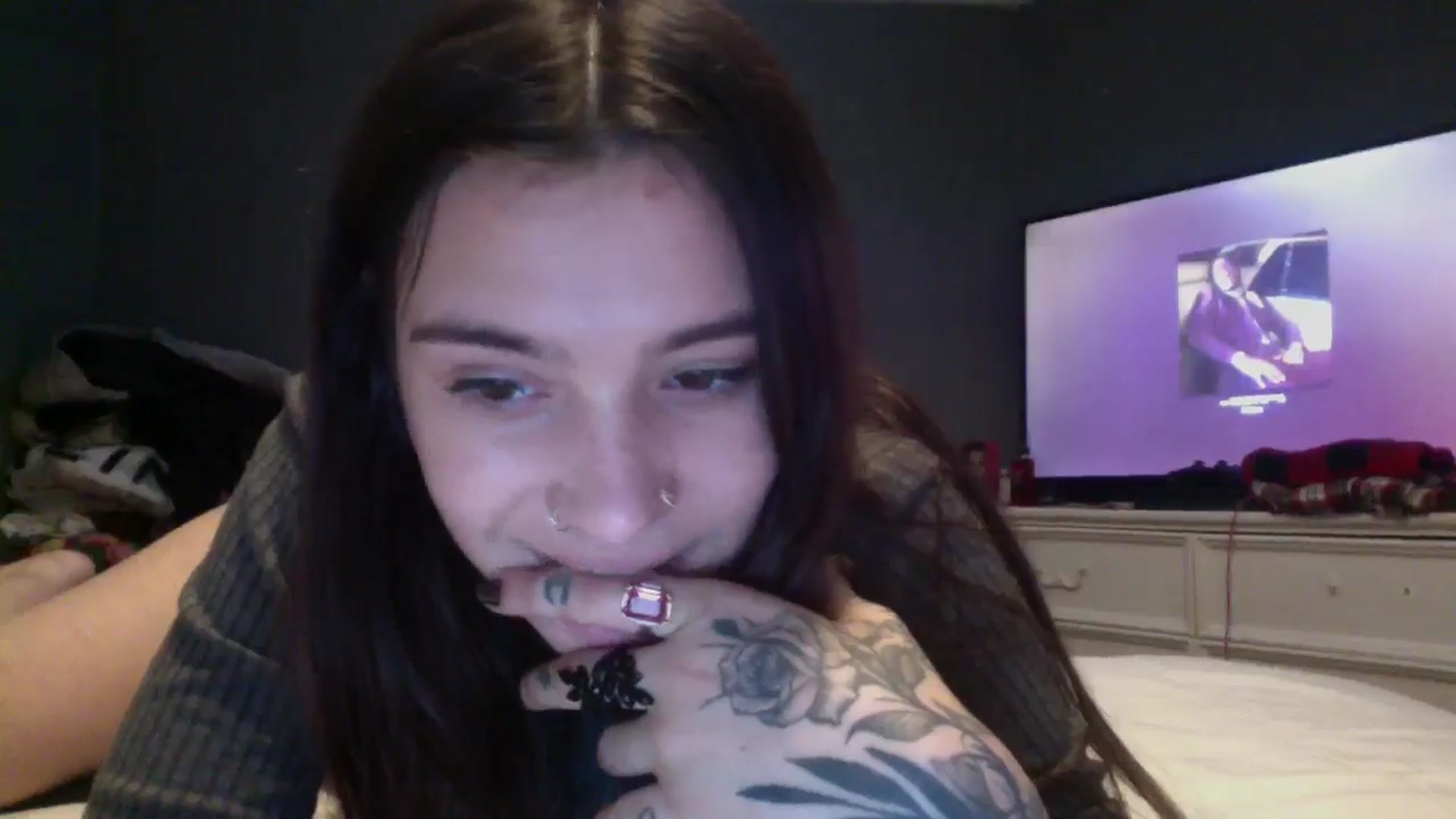 Gallery image thumbnail from marymartinez's myfreecams stream on, 12/02/2024, 19:47 image 7 of 20