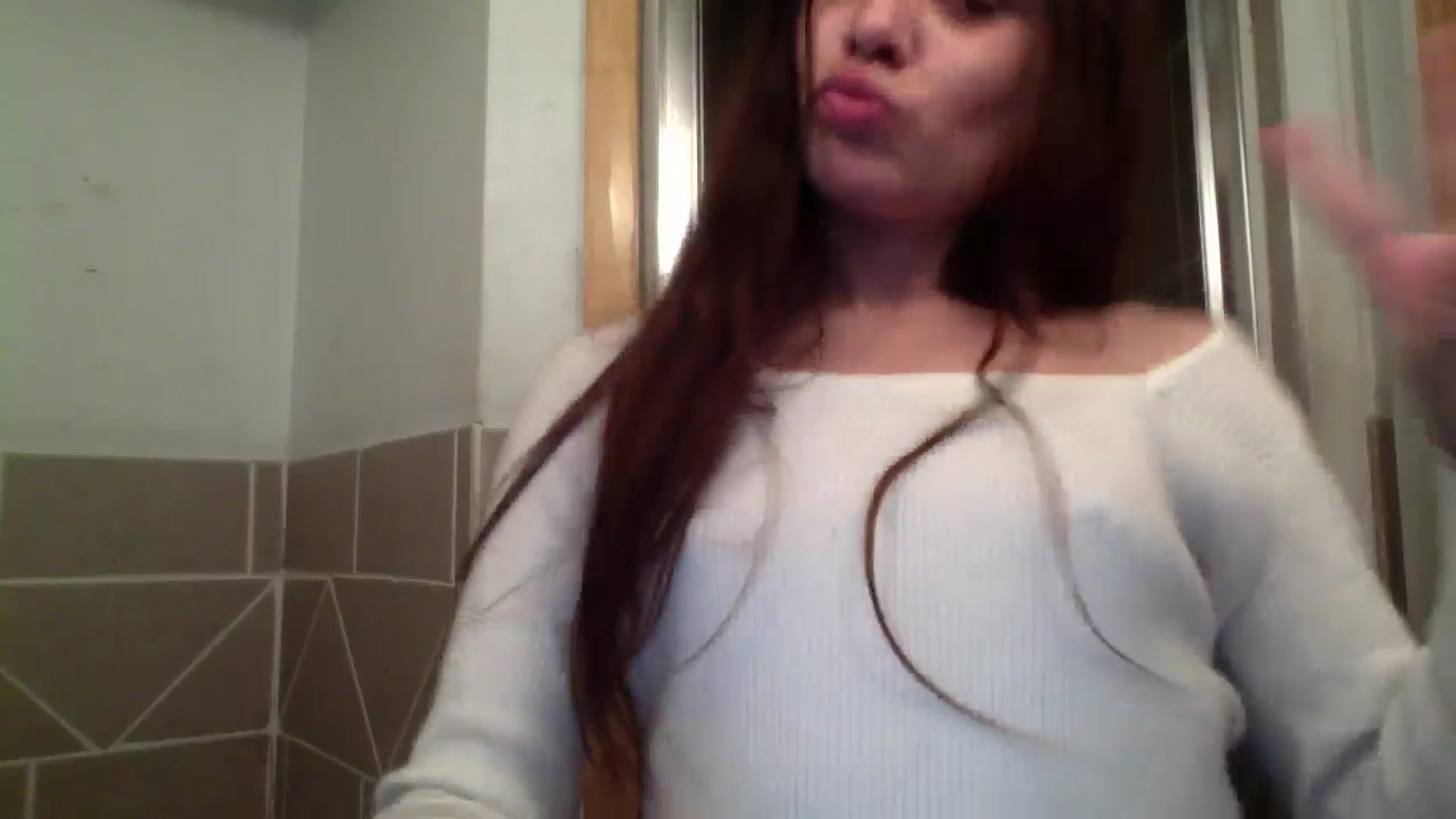 Gallery image thumbnail from marymartinez's myfreecams stream on, 12/04/2024, 20:22 image 17 of 20