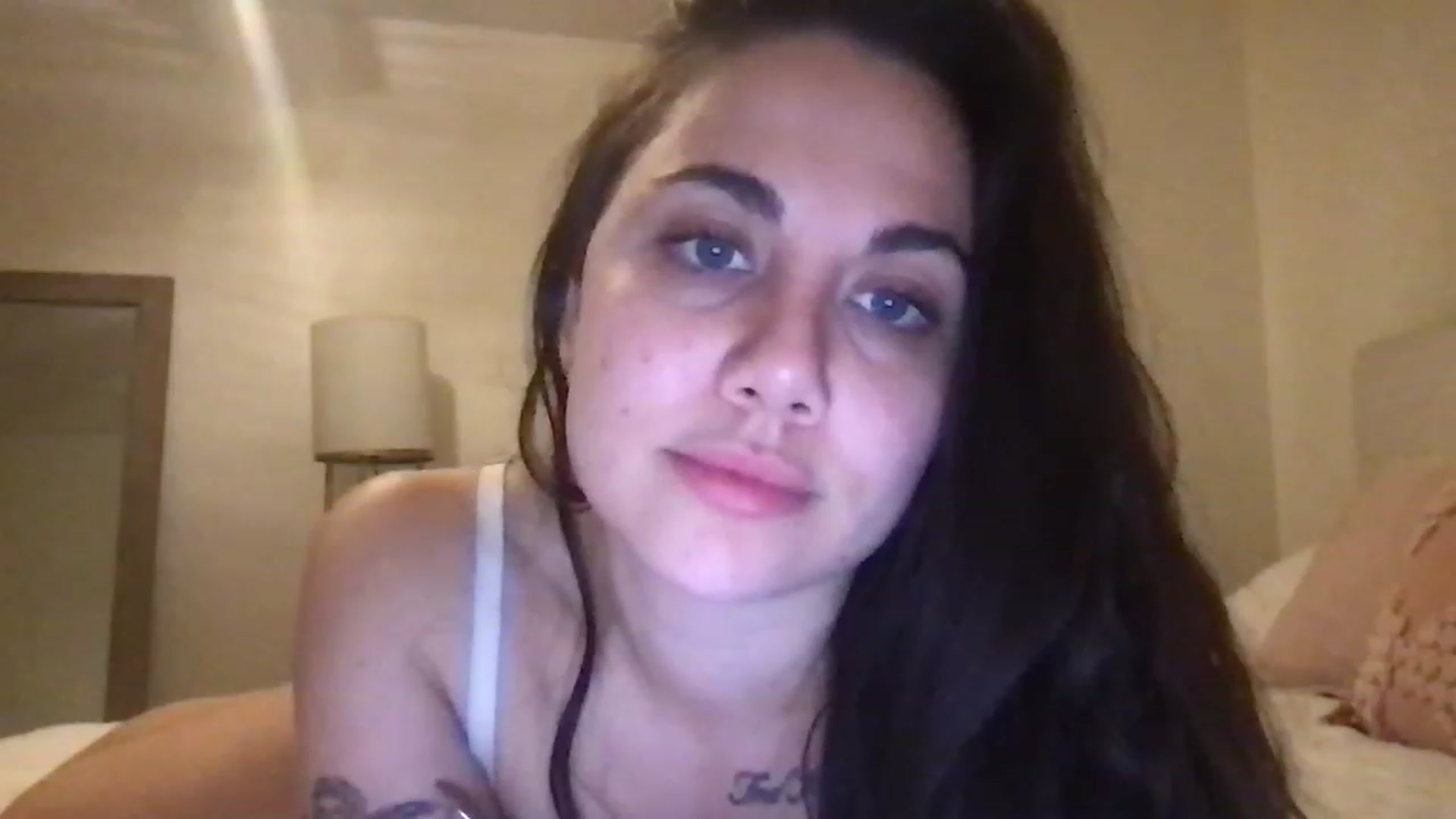 Gallery image thumbnail from marynotvirgin's myfreecams stream on, 12/13/2022, 02:50 image 10 of 20