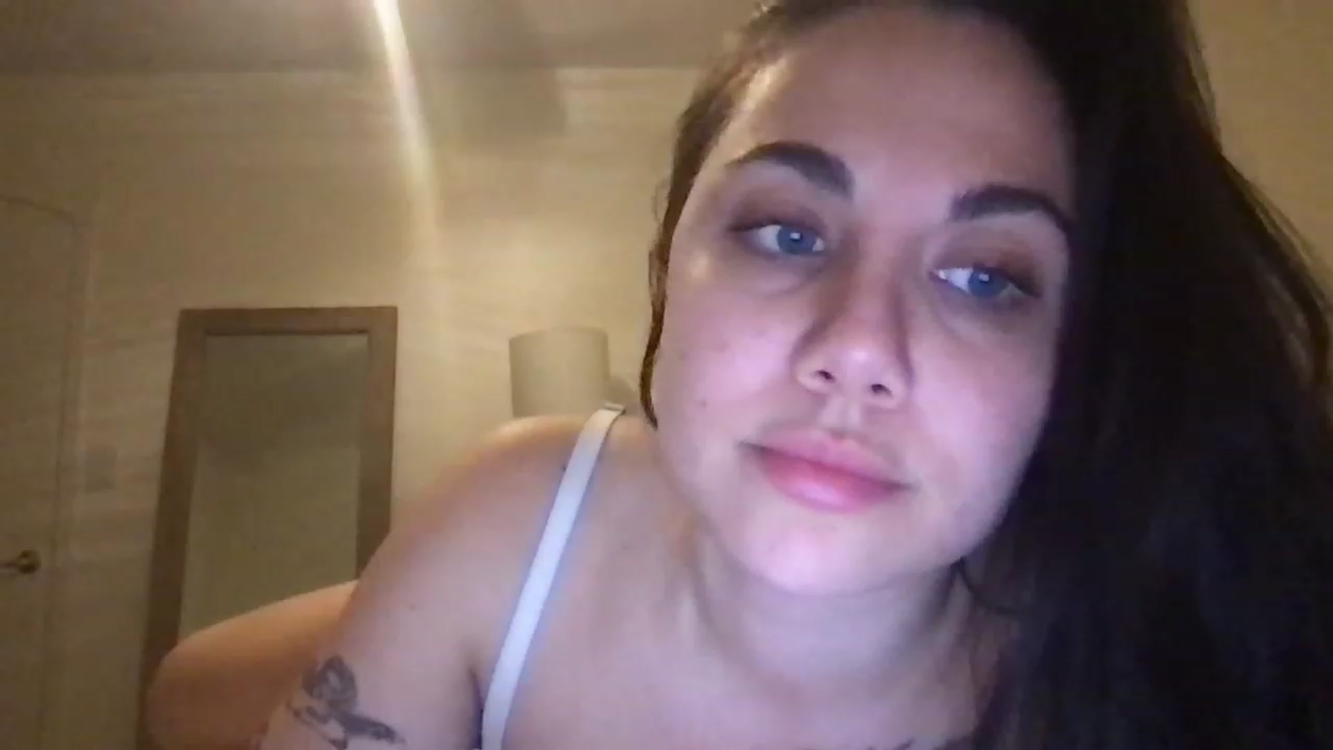Gallery image thumbnail from marynotvirgin's myfreecams stream on, 12/13/2022, 02:50 image 5 of 20