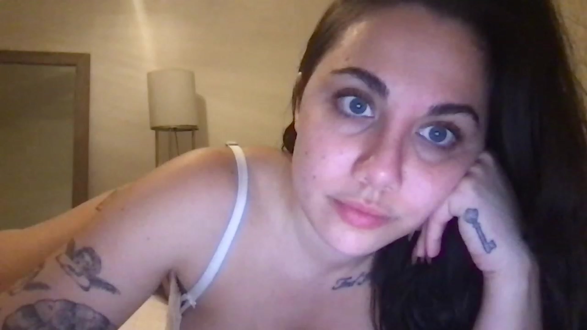 Gallery image thumbnail from marynotvirgin's myfreecams stream on, 12/13/2022, 02:50 image 1 of 20