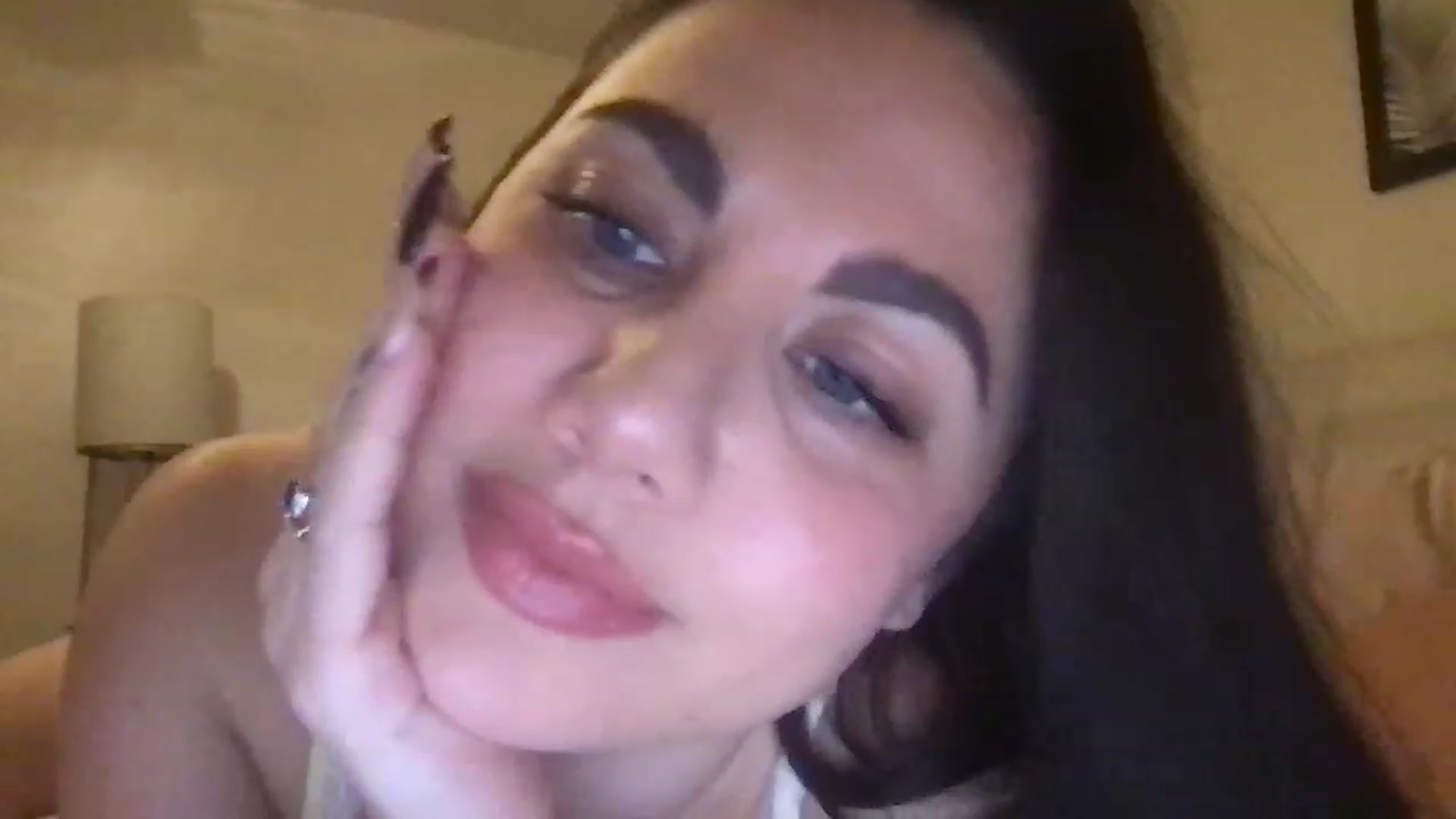 Gallery image thumbnail from marynotvirgin's myfreecams stream on, 12/23/2022, 03:15 image 15 of 20