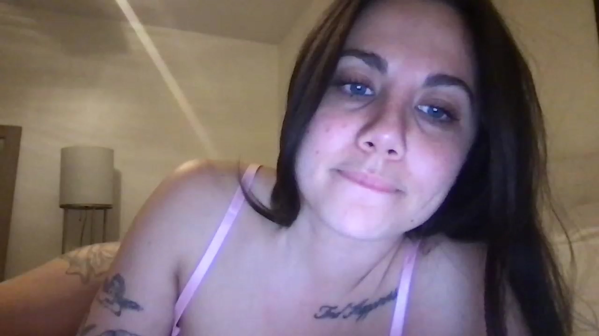 Gallery image thumbnail from marynotvirgin's myfreecams stream on, 12/30/2022, 04:14 image 4 of 20