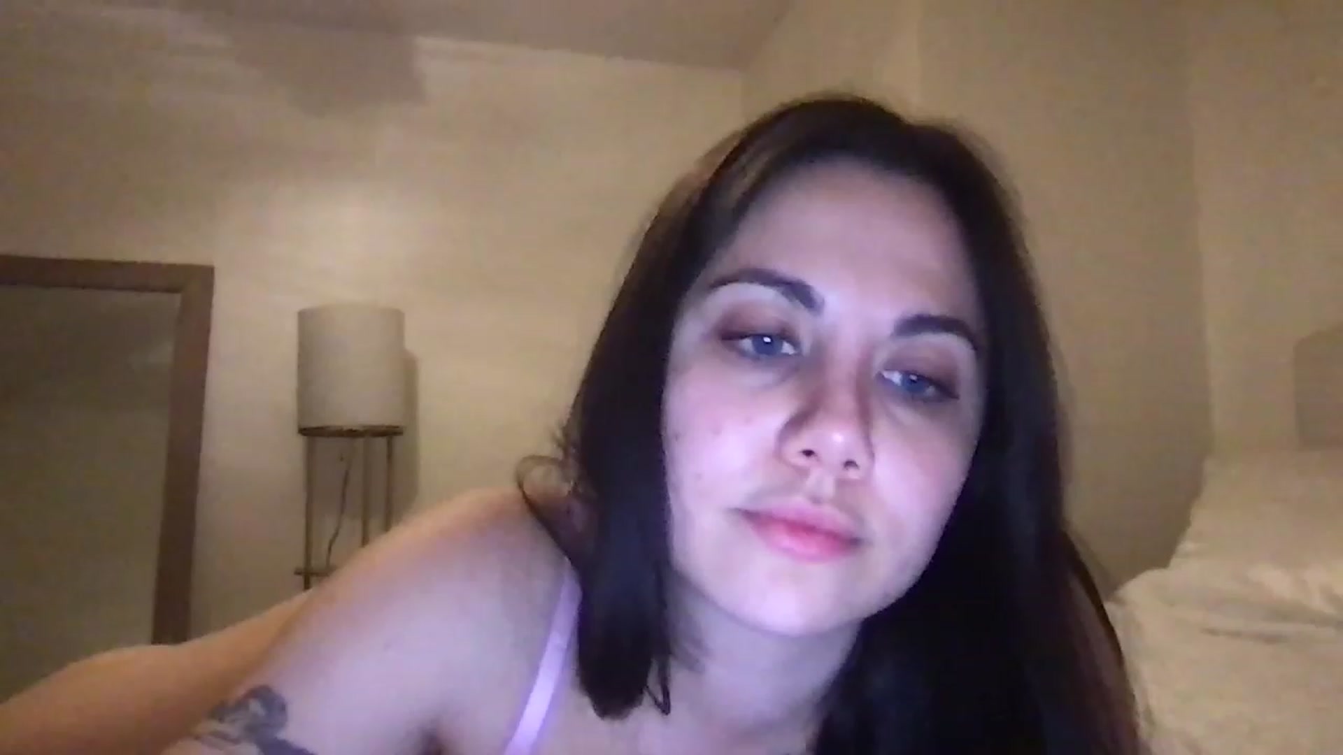 Gallery image thumbnail from marynotvirgin's myfreecams stream on, 12/31/2022, 03:58 image 17 of 20