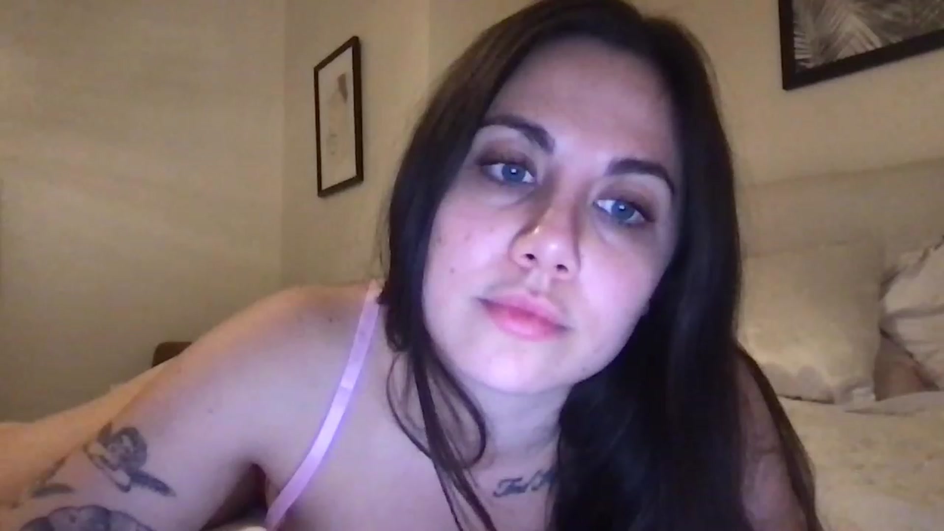 Gallery image thumbnail from marynotvirgin's myfreecams stream on, 12/31/2022, 03:58 image 4 of 20