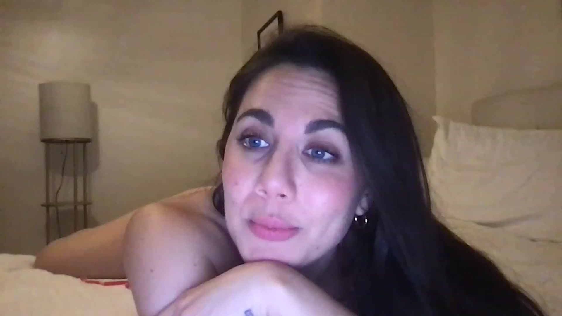 Gallery image thumbnail from marynotvirgin's myfreecams stream on, 01/16/2023, 03:21 image 6 of 20