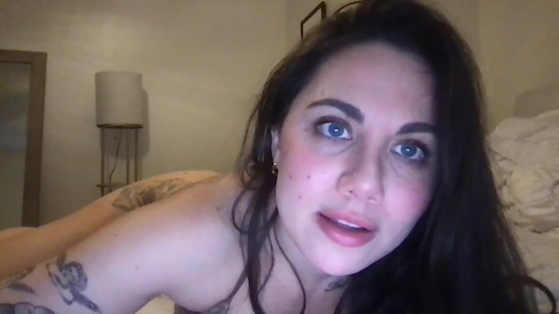Gallery image thumbnail from marynotvirgin's myfreecams stream on, 01/26/2023, 23:29 image 17 of 20