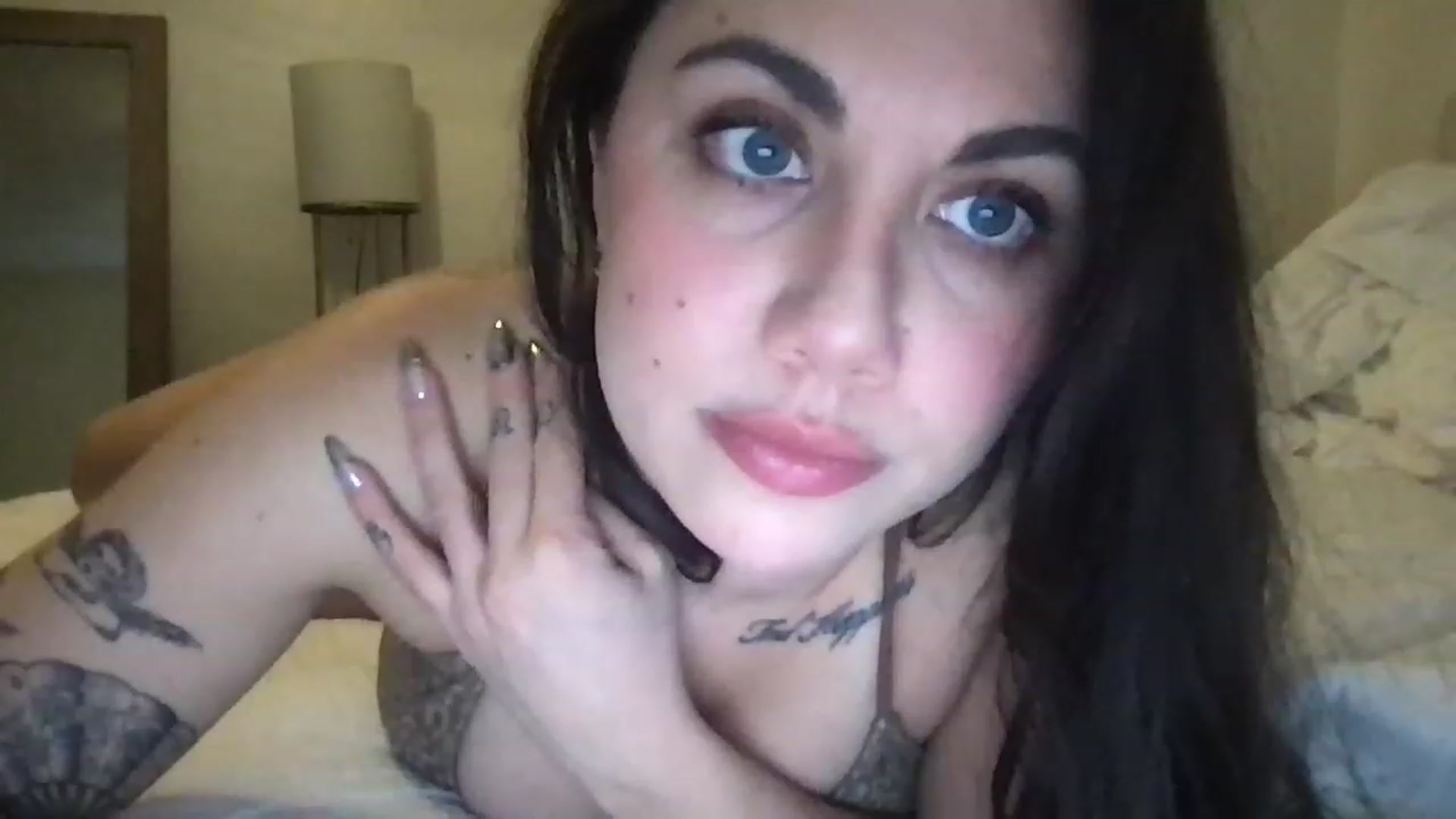 Gallery image thumbnail from marynotvirgin's myfreecams stream on, 01/26/2023, 23:29 image 3 of 20