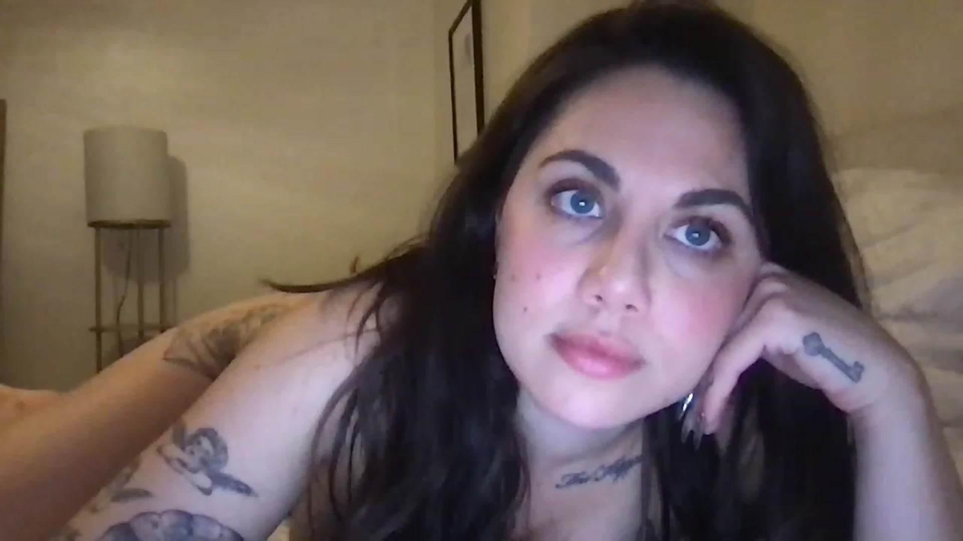Gallery image thumbnail from marynotvirgin's myfreecams stream on, 01/27/2023, 24:20 image 16 of 20