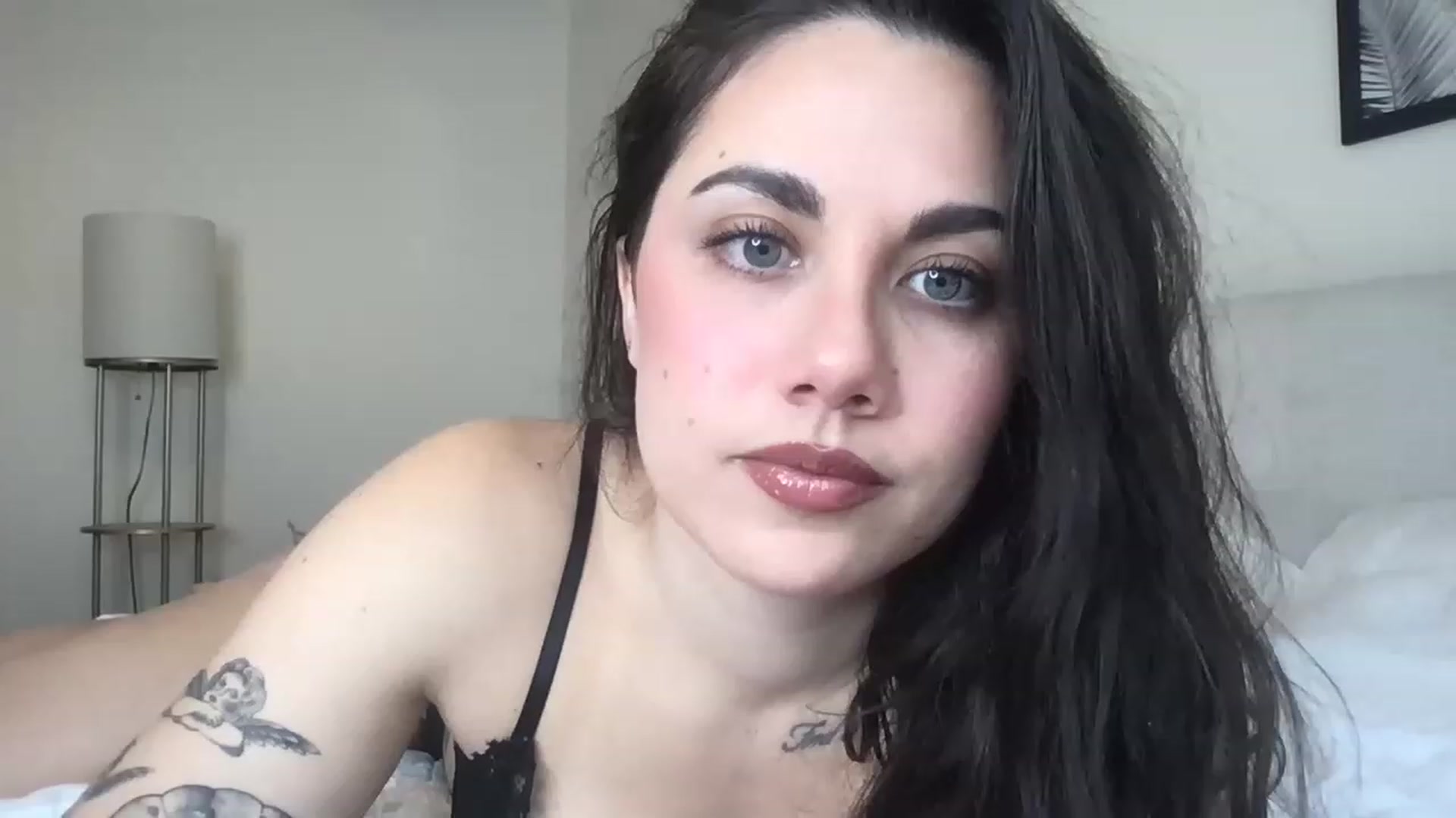 Gallery image thumbnail from marynotvirgin's myfreecams stream on, 03/05/2023, 21:17 image 5 of 20