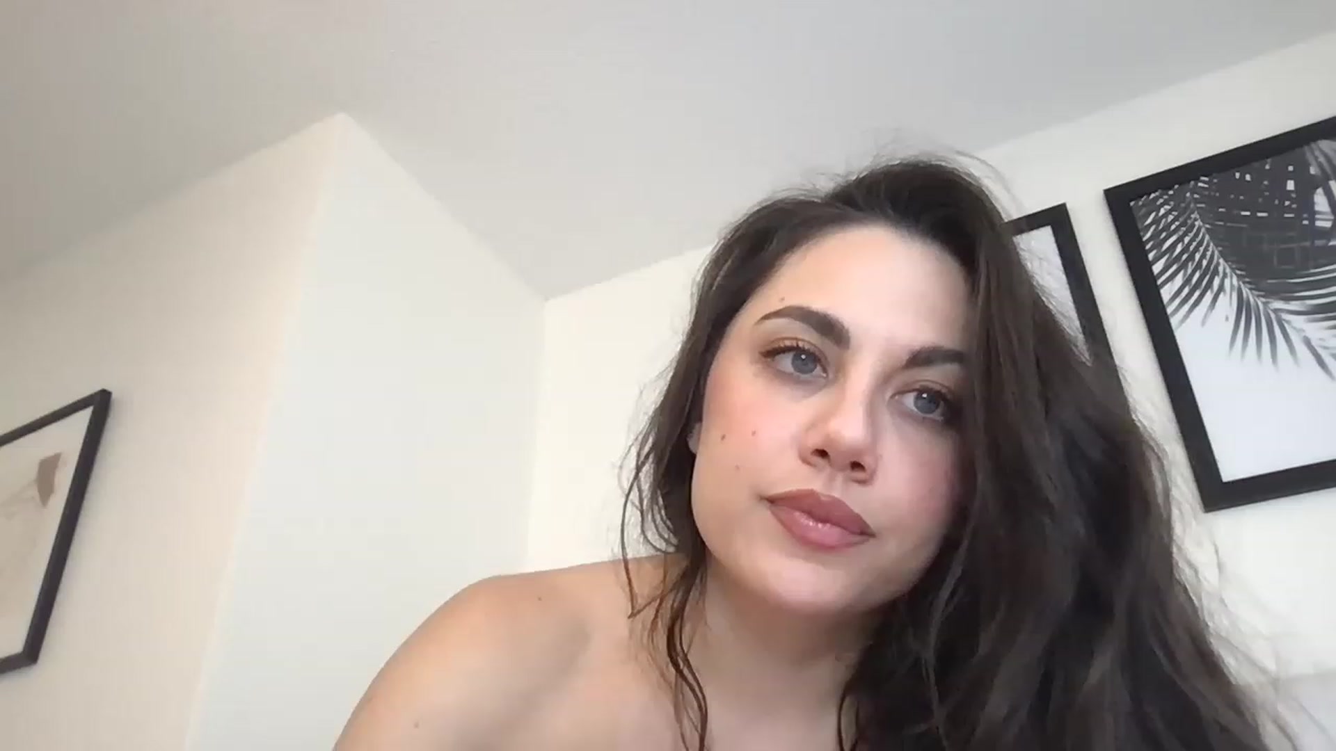 Gallery image thumbnail from marynotvirgin's myfreecams stream on, 03/14/2023, 20:32 image 19 of 20