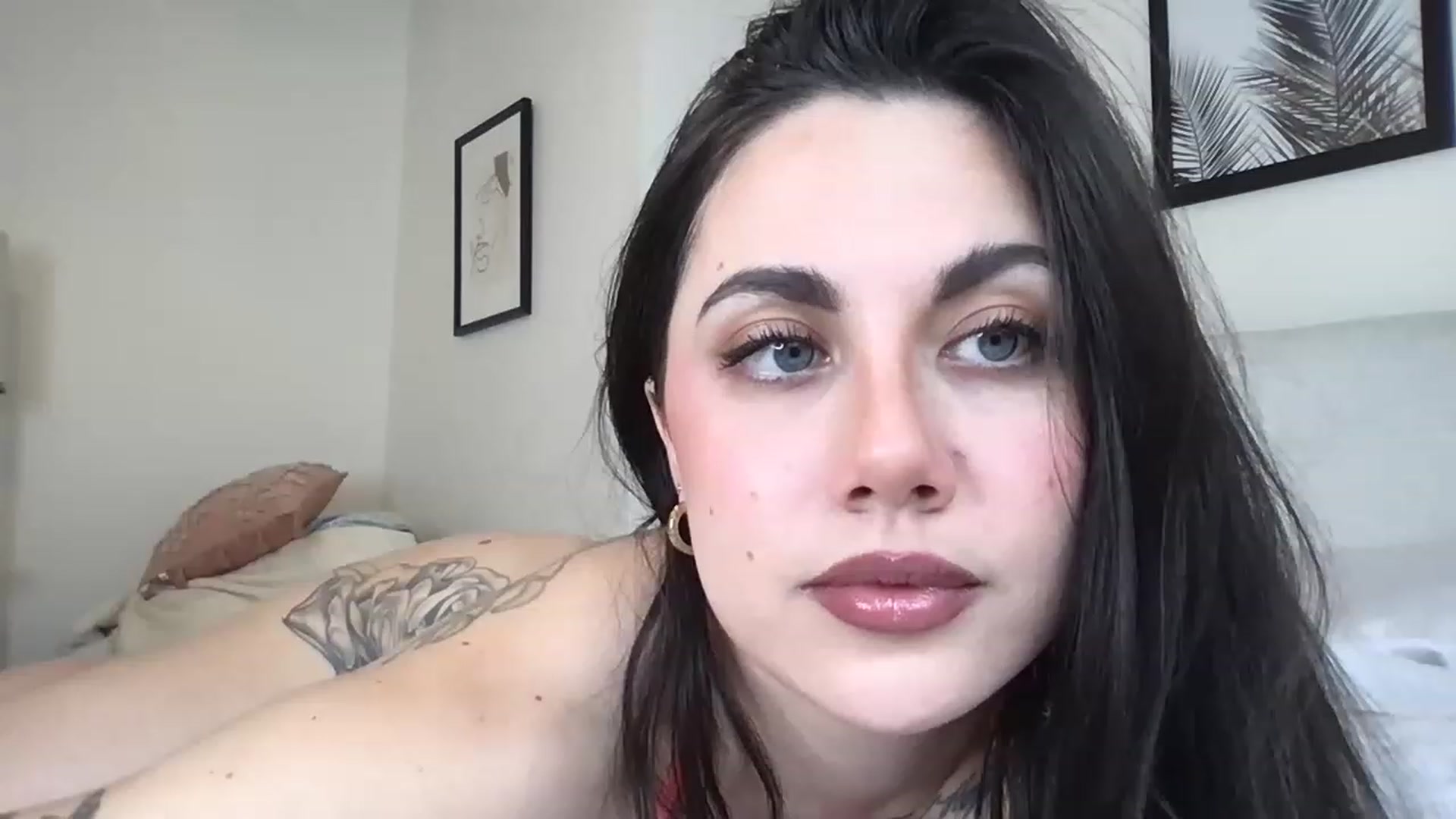Gallery image thumbnail from marynotvirgin's myfreecams stream on, 03/20/2023, 20:24 image 11 of 20