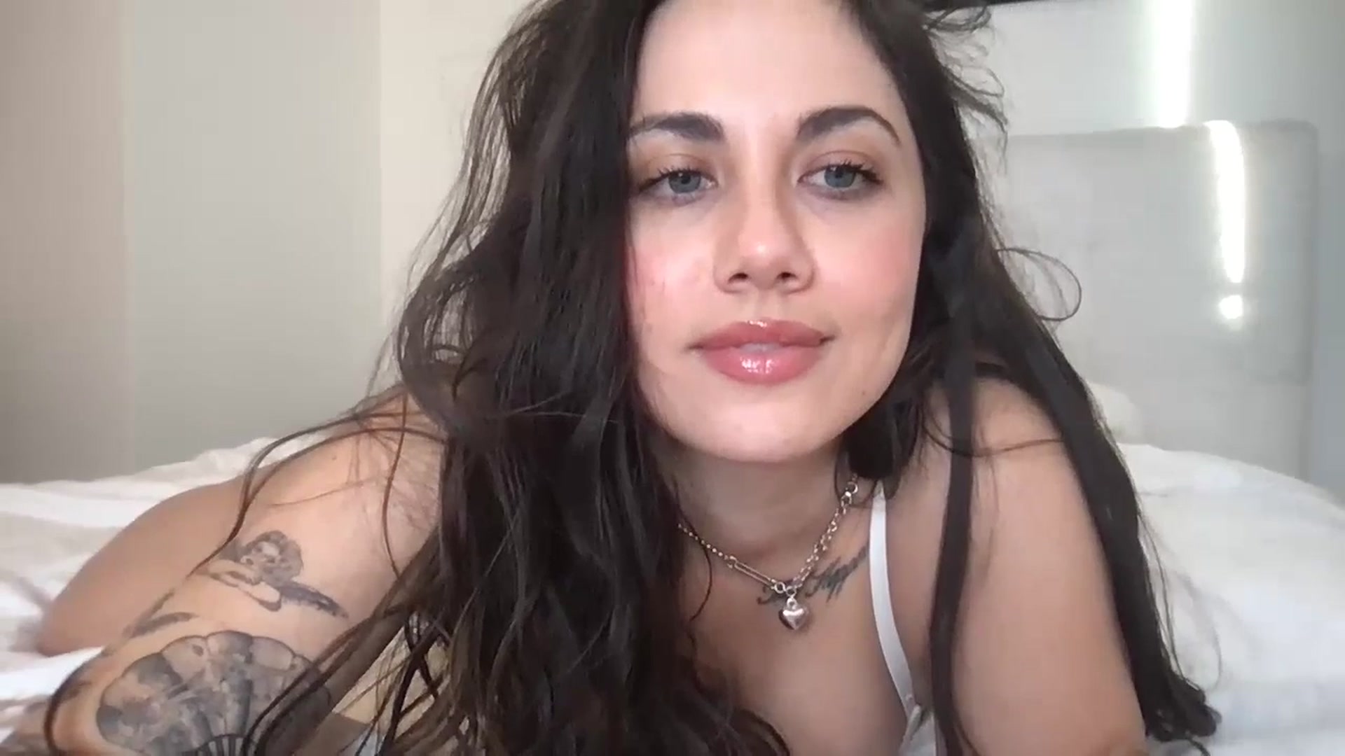 Gallery image thumbnail from marynotvirgin's myfreecams stream on, 06/29/2023, 02:51 image 11 of 20