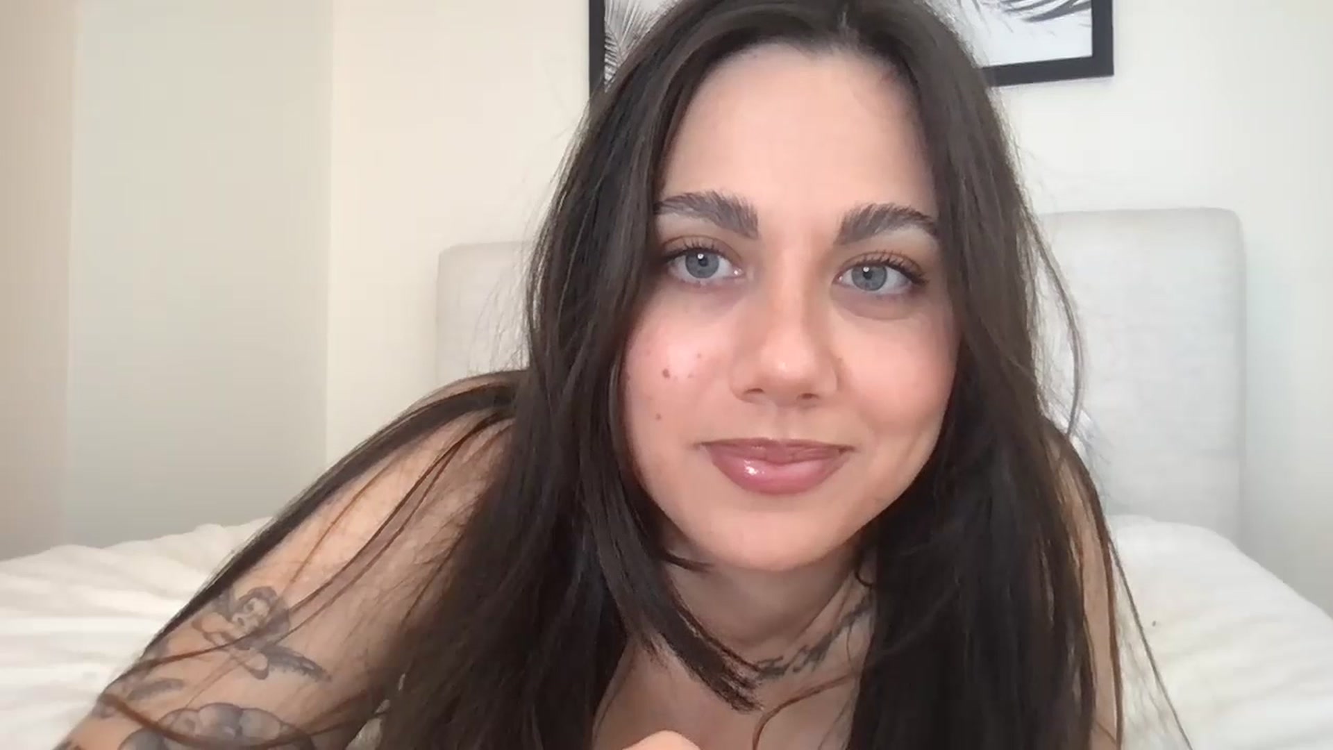 Gallery image thumbnail from marynotvirgin's myfreecams stream on, 07/11/2023, 22:41 image 2 of 20