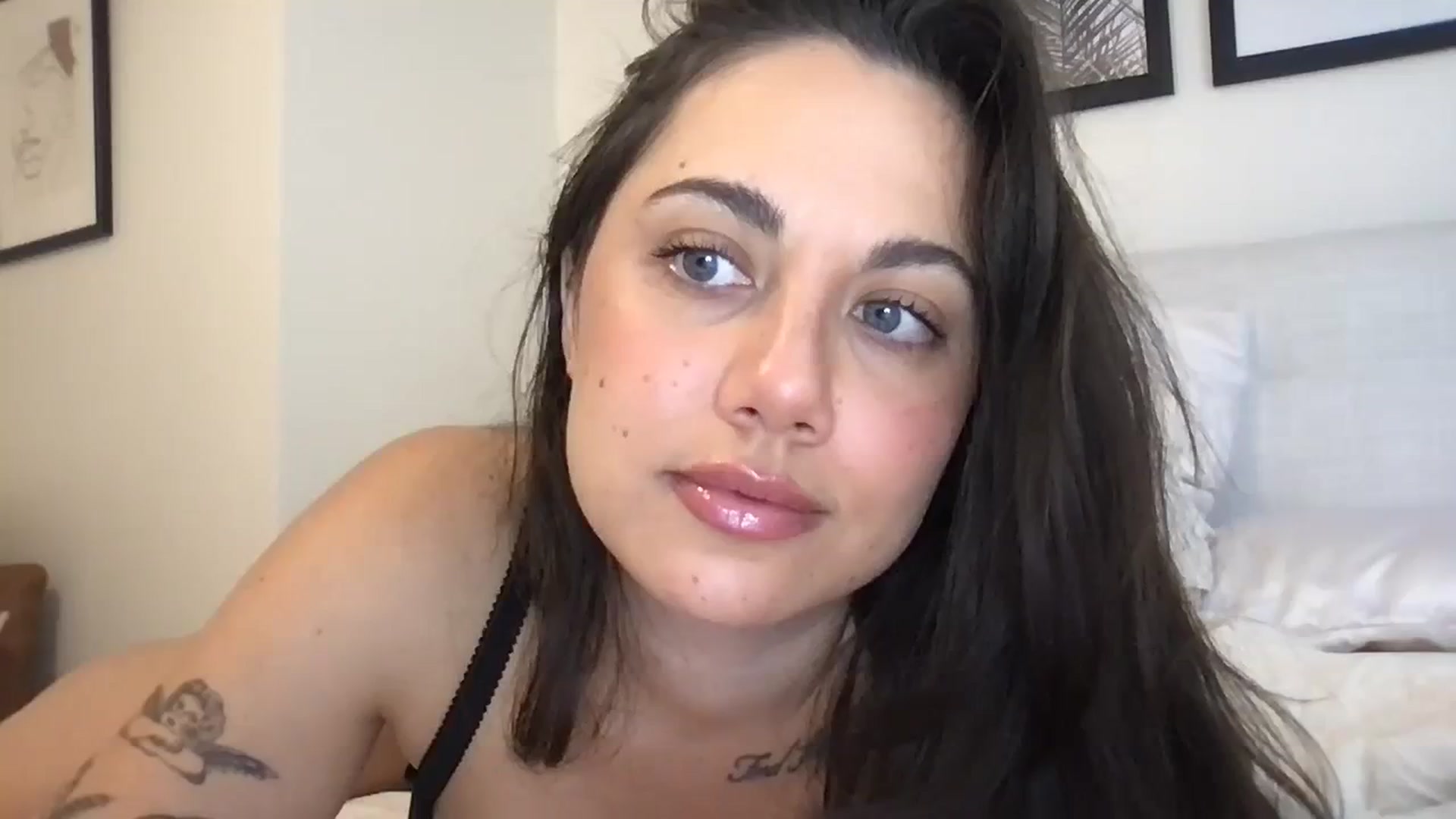 Gallery image thumbnail from marynotvirgin's myfreecams stream on, 08/08/2023, 19:51 image 7 of 20