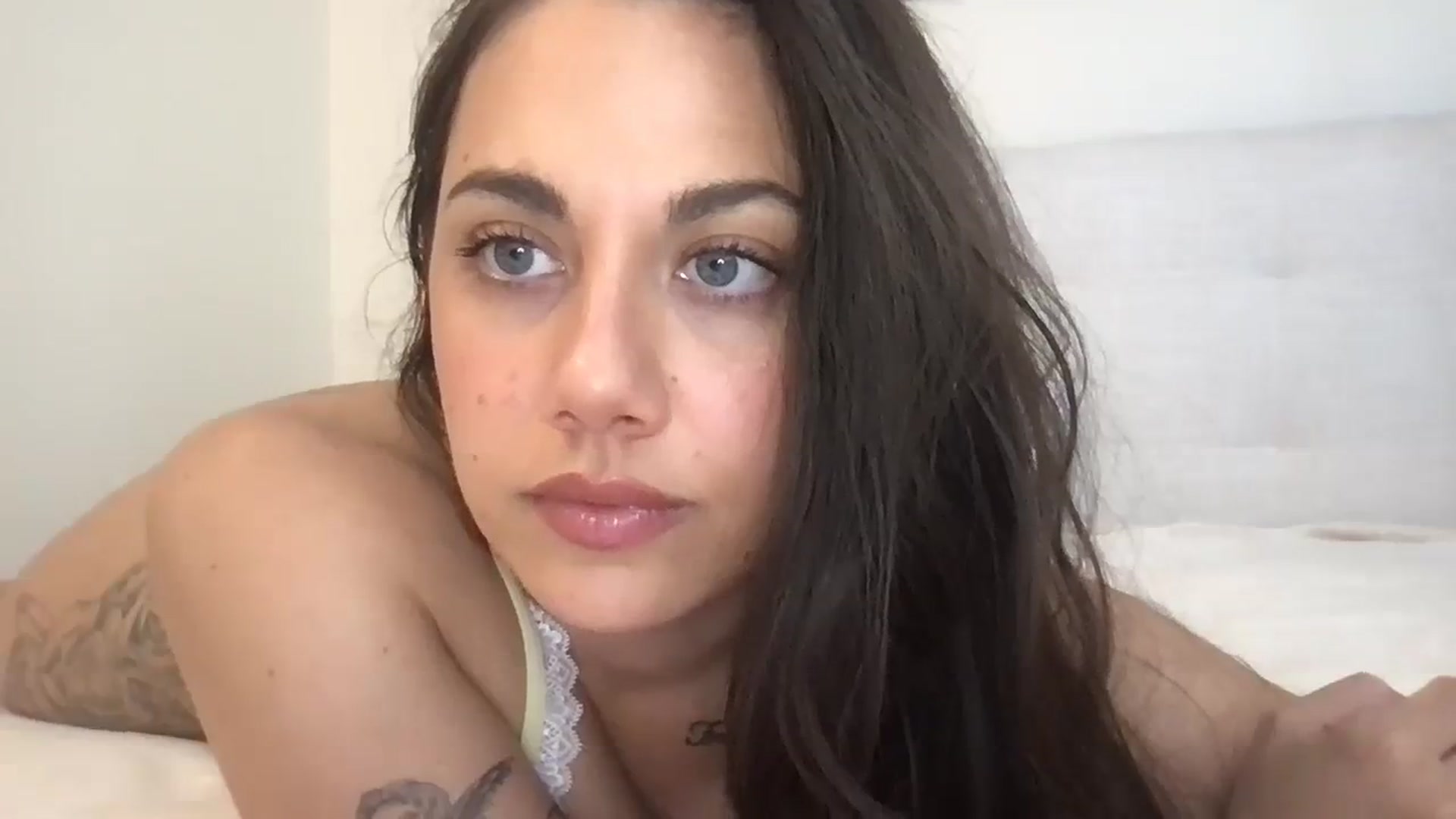 Gallery image thumbnail from marynotvirgin's myfreecams stream on, 08/14/2023, 21:34 image 8 of 20
