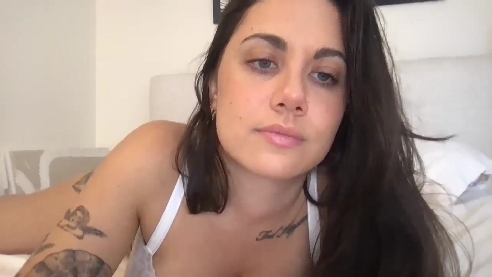 Gallery image thumbnail from marynotvirgin's myfreecams stream on, 08/23/2023, 21:01 image 4 of 20