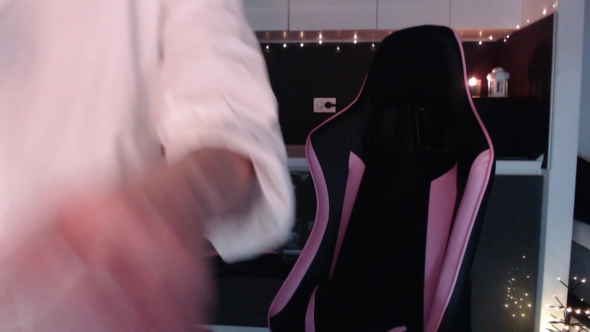 Gallery image thumbnail from masha0x0's myfreecams stream on, 01/15/2024, 02:48 image 10 of 20