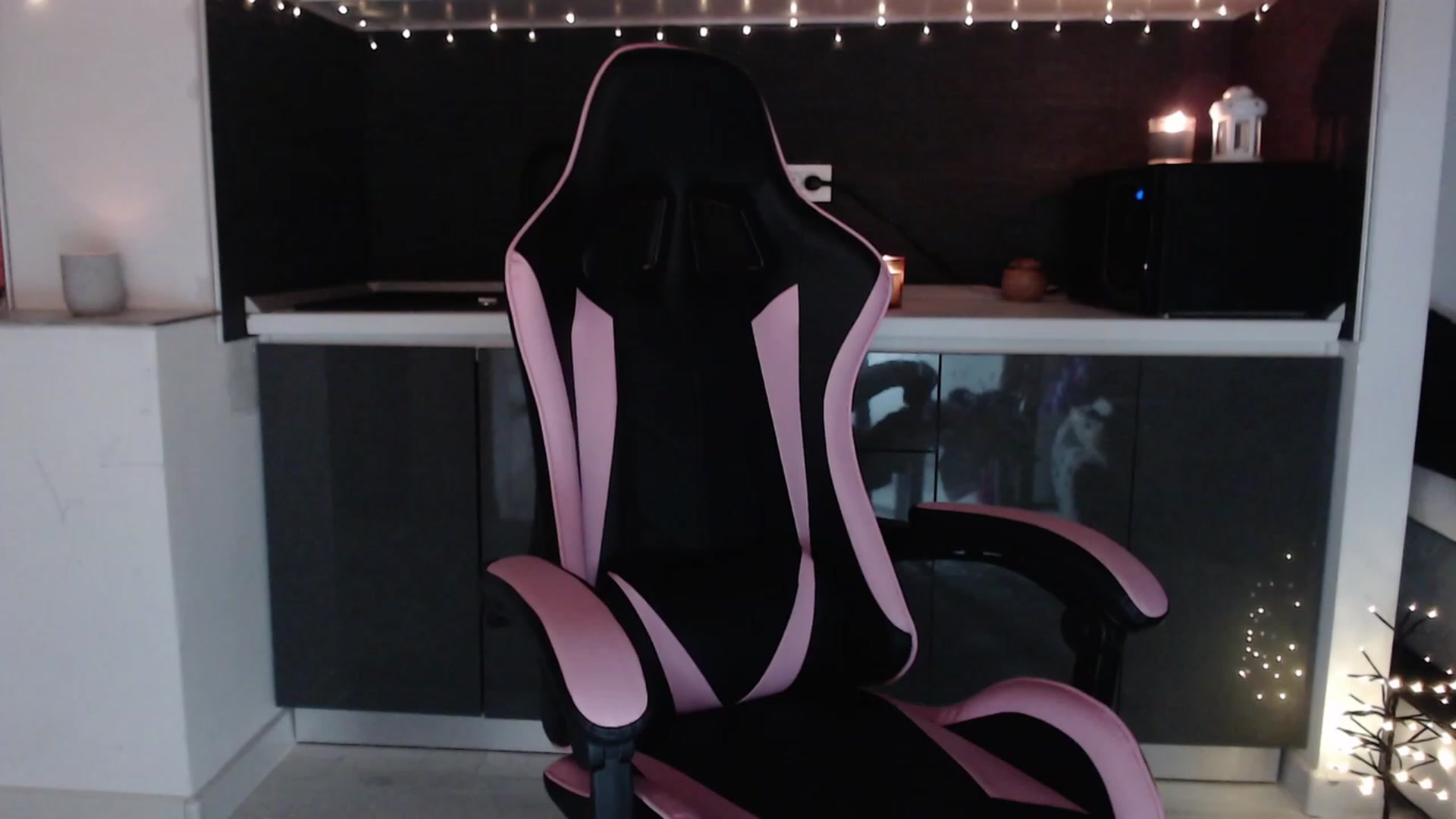 Gallery image thumbnail from masha0x0's myfreecams stream on, 01/15/2024, 02:48 image 17 of 20