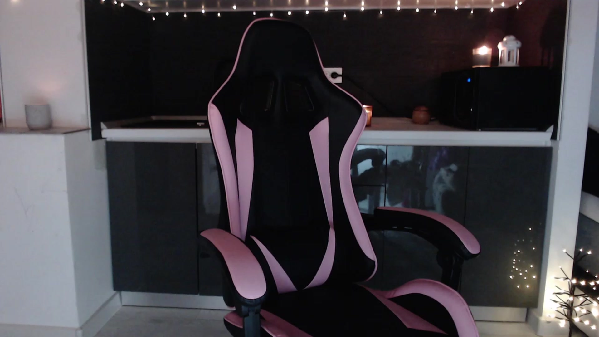 Gallery image thumbnail from masha0x0's myfreecams stream on, 01/15/2024, 02:48 image 18 of 20