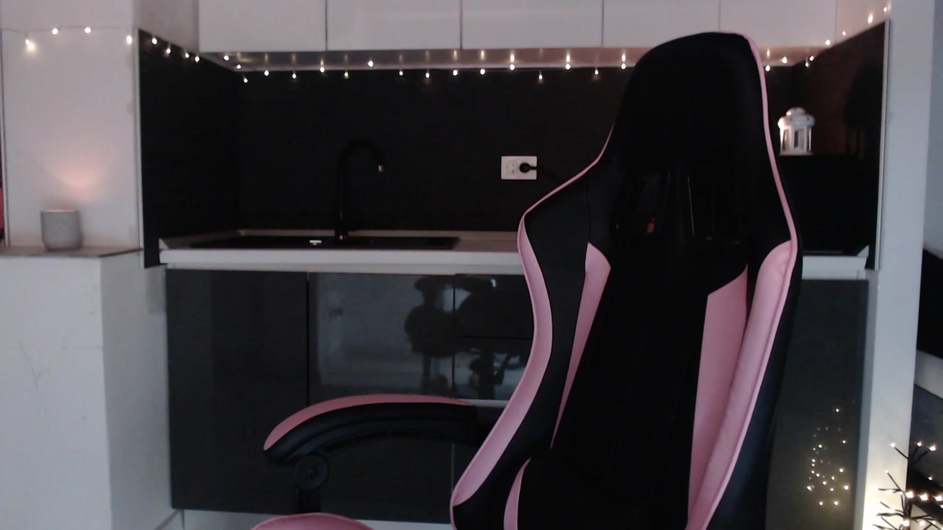 Gallery image thumbnail from masha0x0's myfreecams stream on, 01/15/2024, 02:48 image 9 of 20