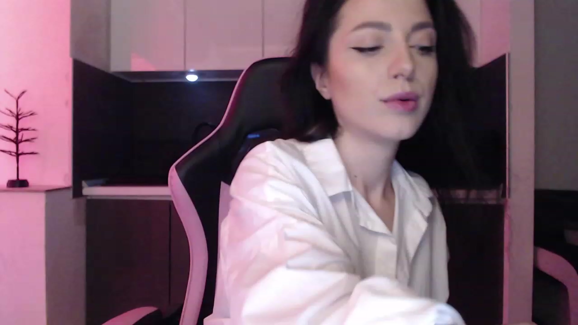 Gallery image thumbnail from masha0x0's myfreecams stream on, 03/09/2024, 14:51 image 1 of 20
