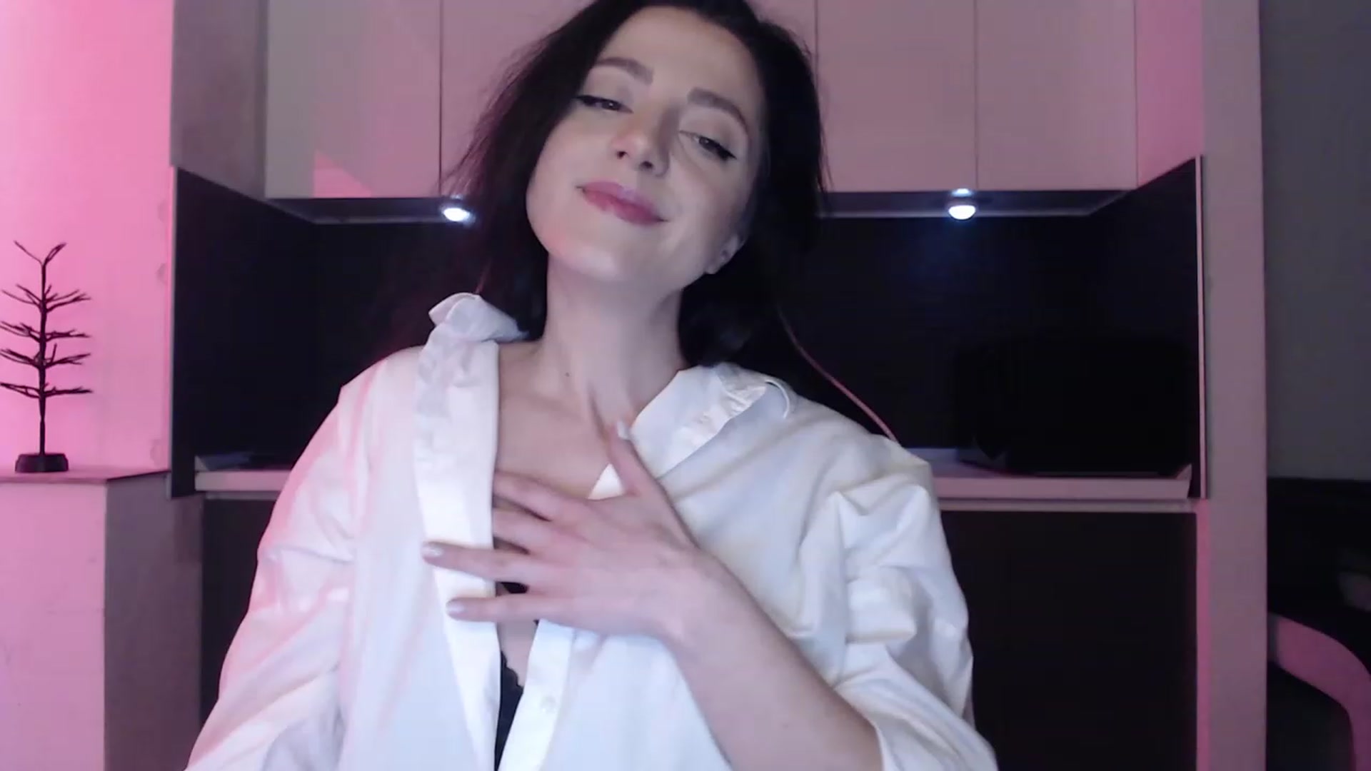 Gallery image thumbnail from masha0x0's myfreecams stream on, 03/09/2024, 14:51 image 4 of 20