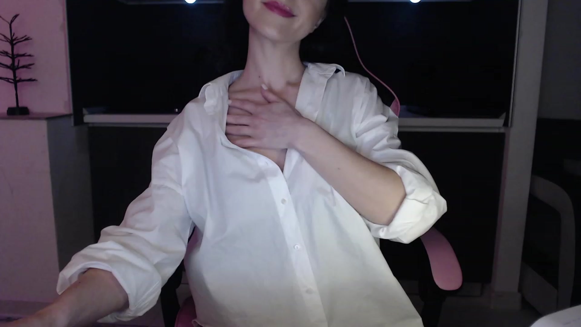 Gallery image thumbnail from masha0x0's myfreecams stream on, 03/09/2024, 15:47 image 15 of 20