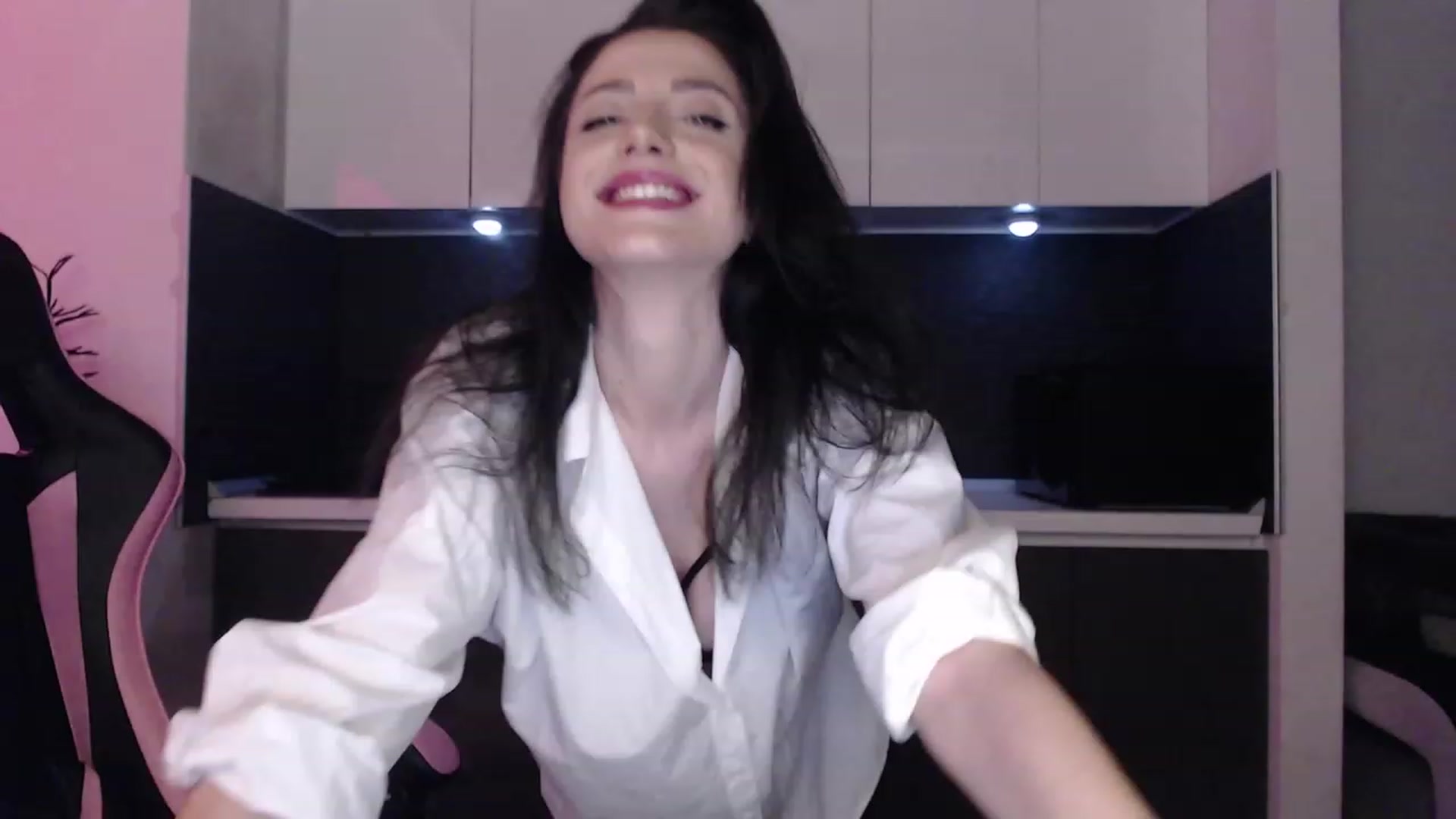 Gallery image thumbnail from masha0x0's myfreecams stream on, 03/09/2024, 15:47 image 8 of 20