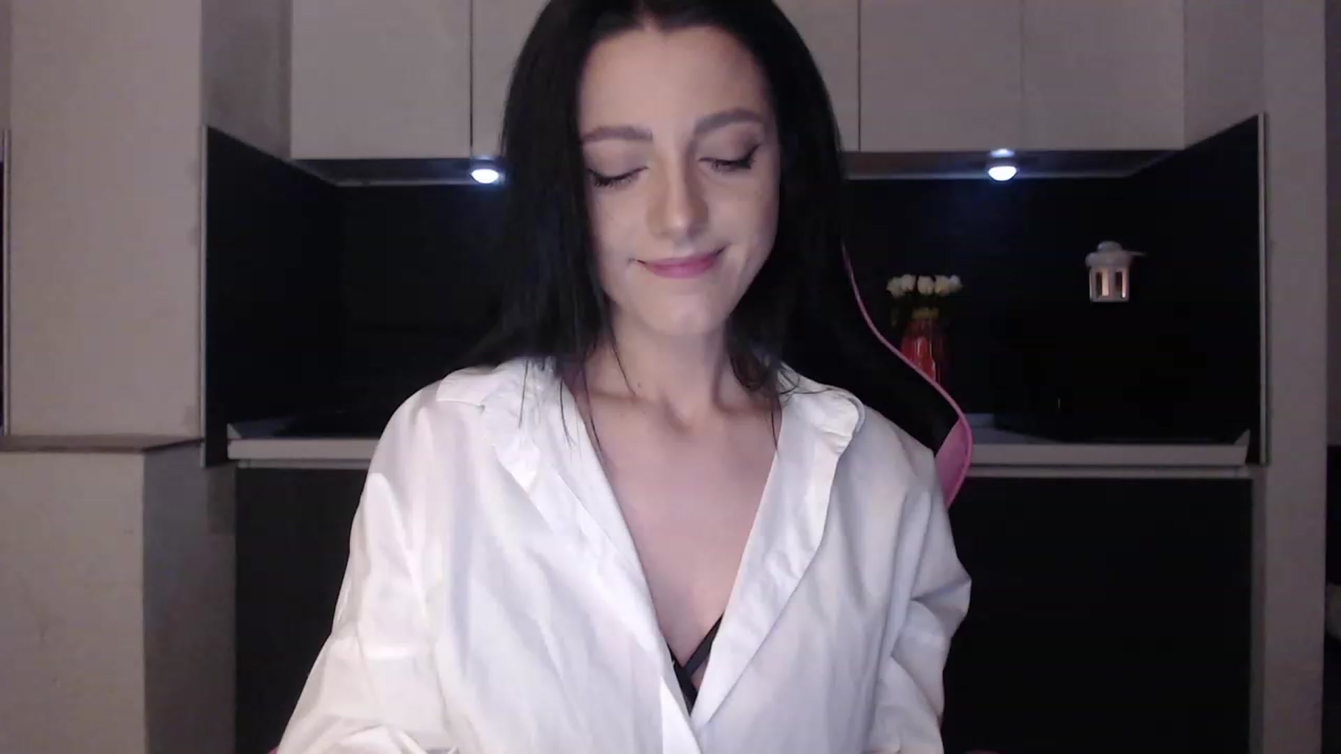 Gallery image thumbnail from masha0x0's myfreecams stream on, 03/16/2024, 22:05 image 18 of 20