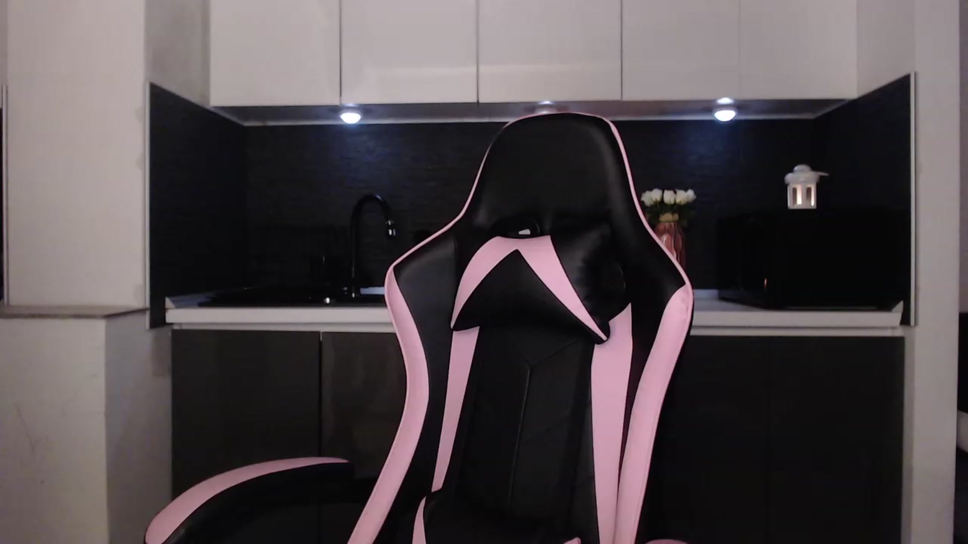 Gallery image thumbnail from masha0x0's myfreecams stream on, 03/16/2024, 22:47 image 4 of 20