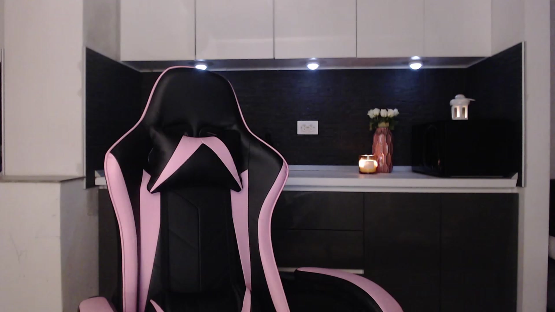 Gallery image thumbnail from masha0x0's myfreecams stream on, 03/16/2024, 22:47 image 12 of 20