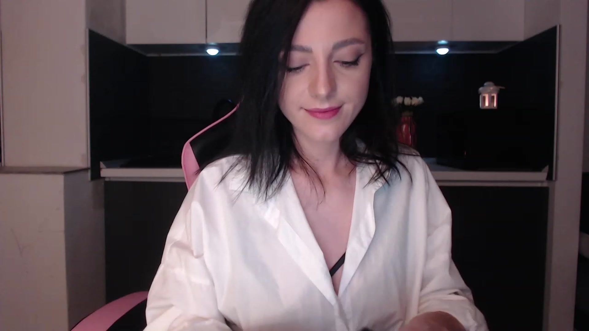 Gallery image thumbnail from masha0x0's myfreecams stream on, 03/17/2024, 24:27 image 7 of 20