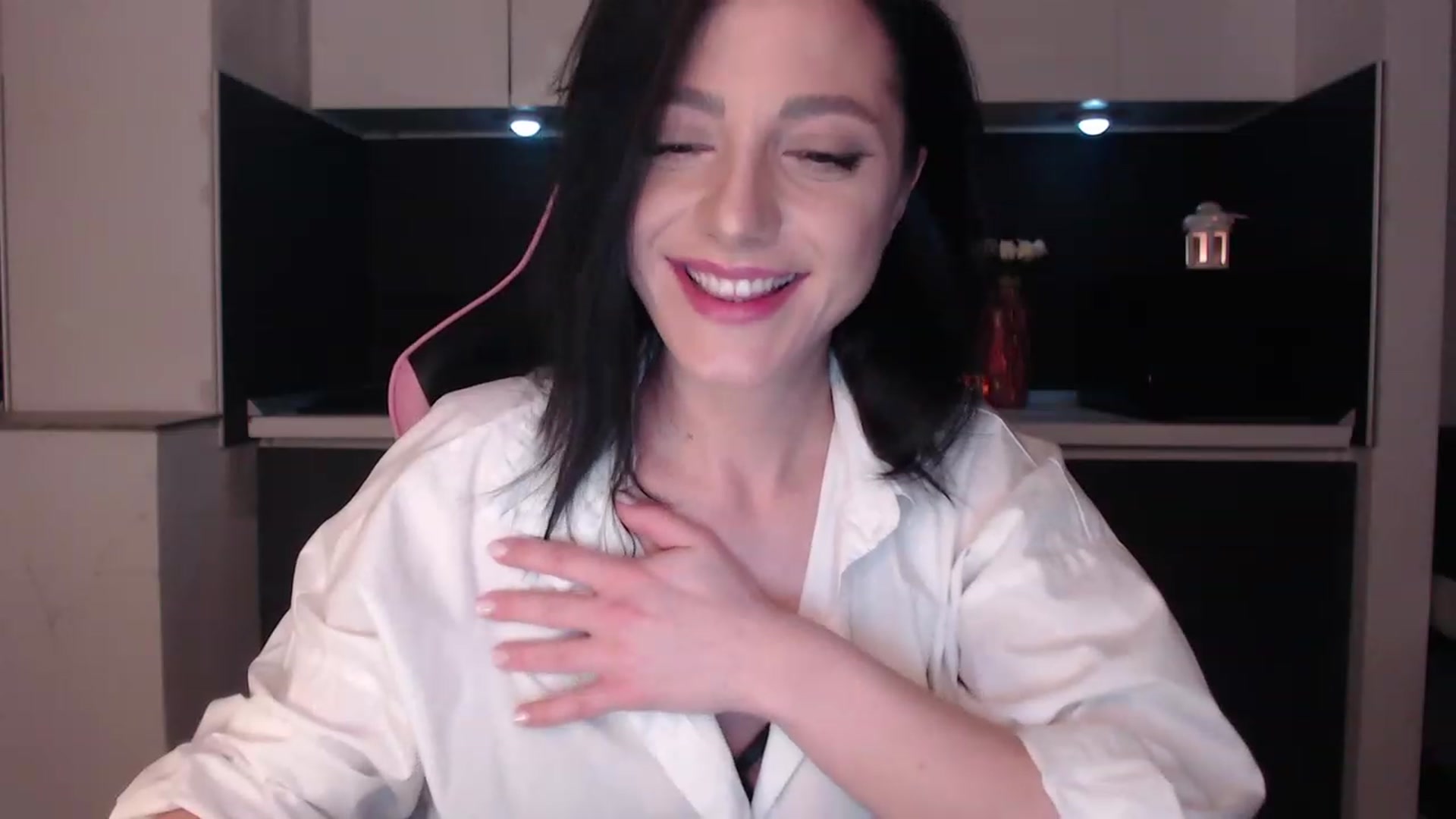 Gallery image thumbnail from masha0x0's myfreecams stream on, 03/17/2024, 24:27 image 5 of 20