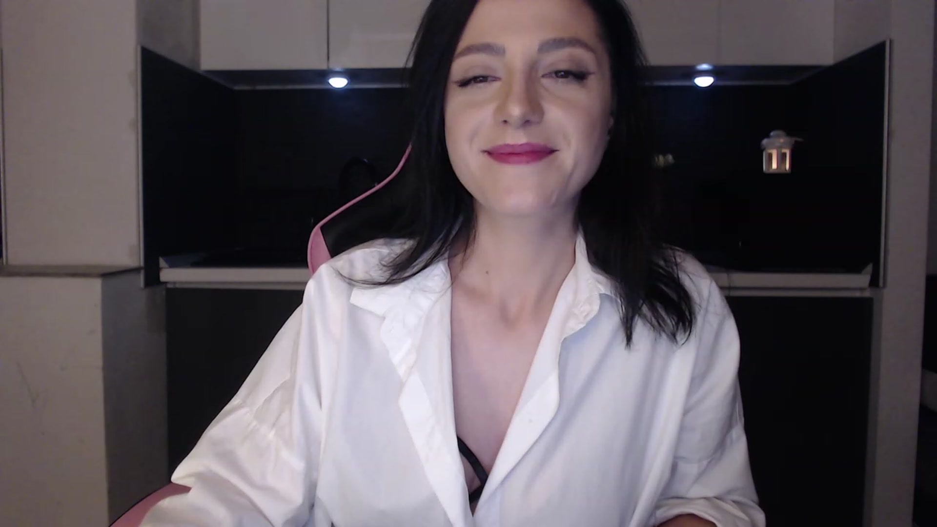Gallery image thumbnail from masha0x0's myfreecams stream on, 03/17/2024, 24:27 image 8 of 20