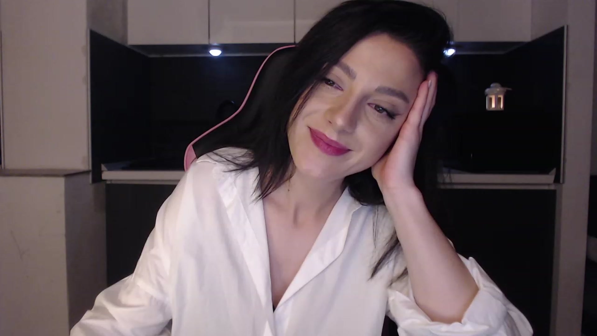 Gallery image thumbnail from masha0x0's myfreecams stream on, 03/17/2024, 24:27 image 9 of 20