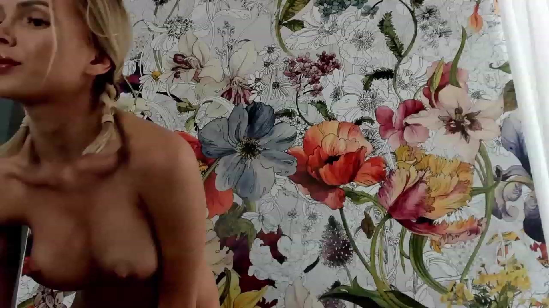 Gallery image thumbnail from matyld's myfreecams stream on, 01/08/2024, 11:12 image 5 of 20