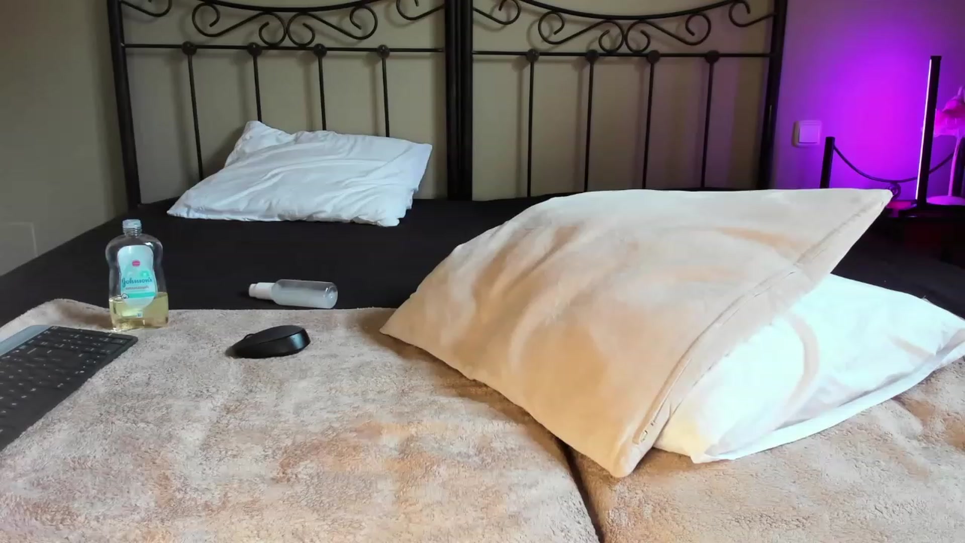 Gallery image thumbnail from matyld's myfreecams stream on, 01/13/2024, 07:41 image 17 of 20