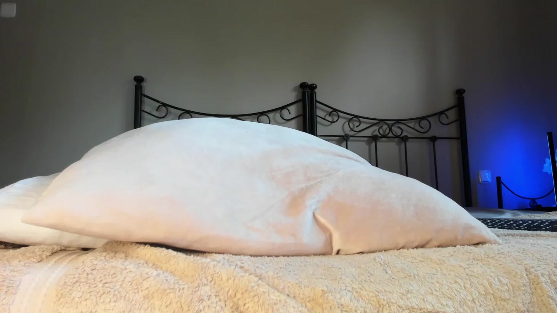 Gallery image thumbnail from matyld's myfreecams stream on, 01/16/2024, 11:08 image 2 of 20
