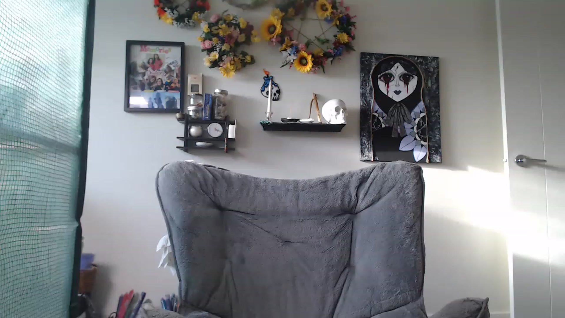 Gallery image thumbnail from maverickmae's myfreecams stream on, 04/04/2023, 24:46 image 10 of 20