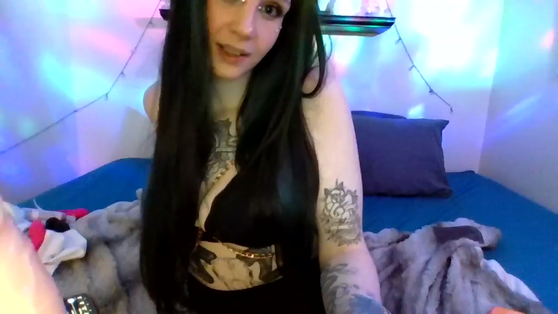 Gallery image thumbnail from maxxxmoore's myfreecams stream on, 03/30/2026, 12:06 image 7 of 20