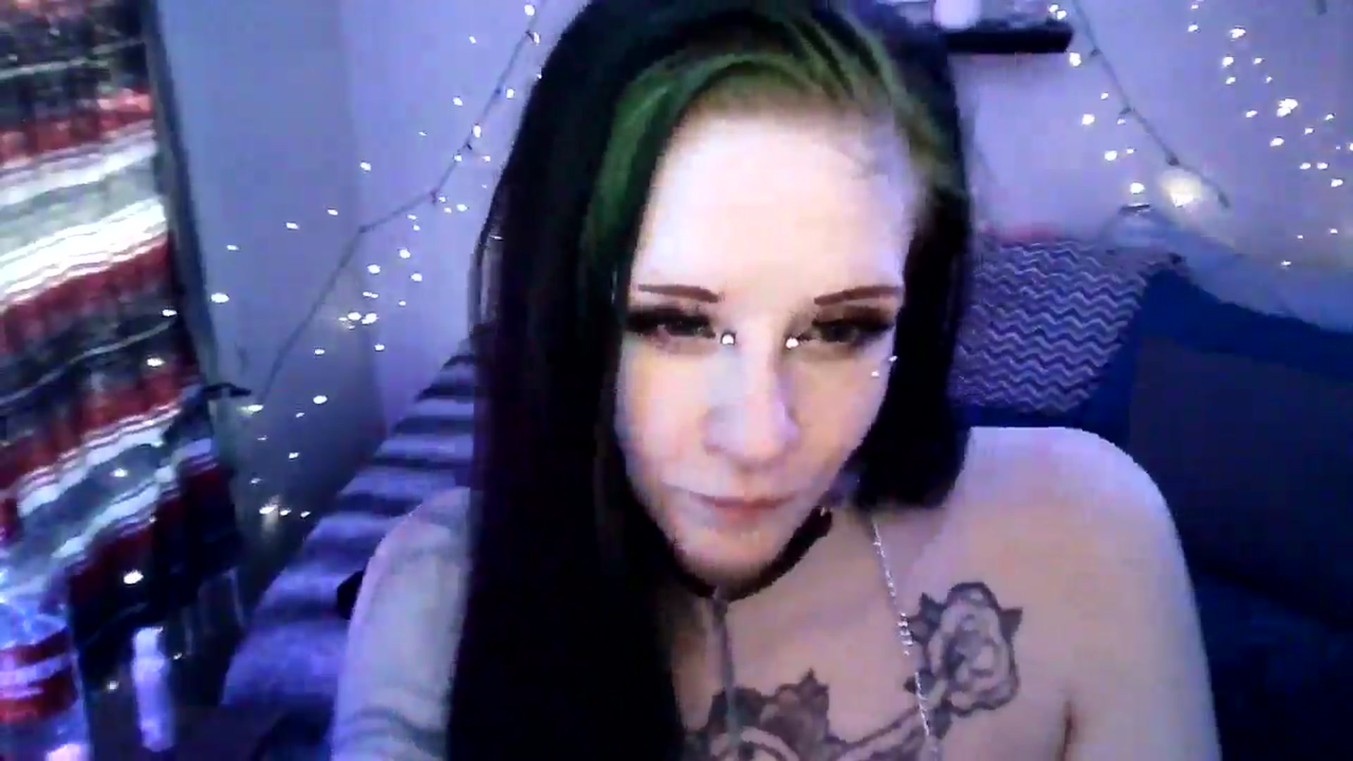 Gallery image thumbnail from maxxxmoore's myfreecams stream on, 04/13/2026, 12:59 image 14 of 20