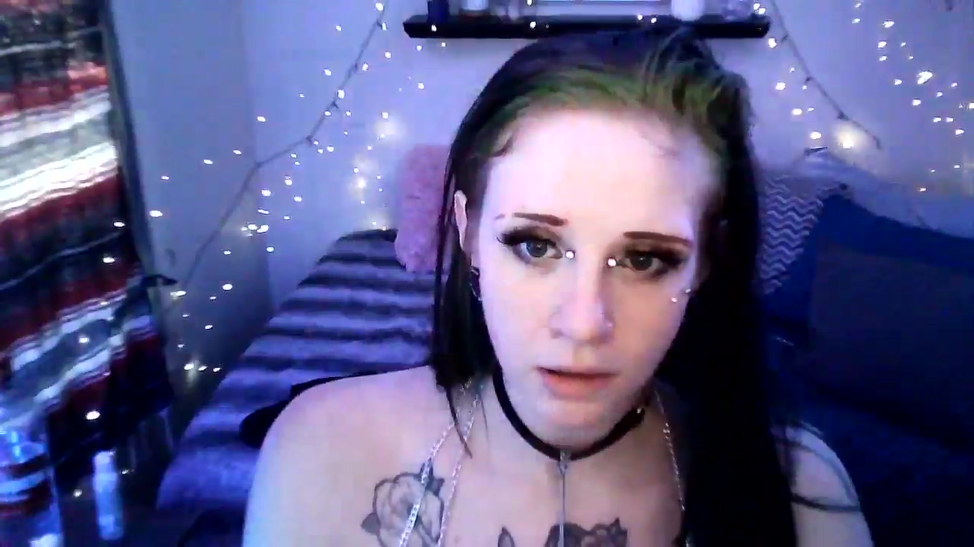 Gallery image thumbnail from maxxxmoore's myfreecams stream on, 04/13/2026, 12:59 image 13 of 20