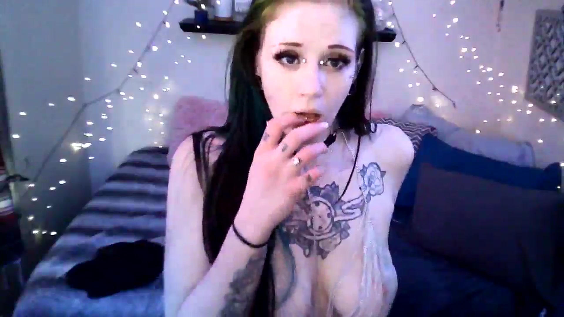 Gallery image thumbnail from maxxxmoore's myfreecams stream on, 04/13/2026, 13:35 image 4 of 20