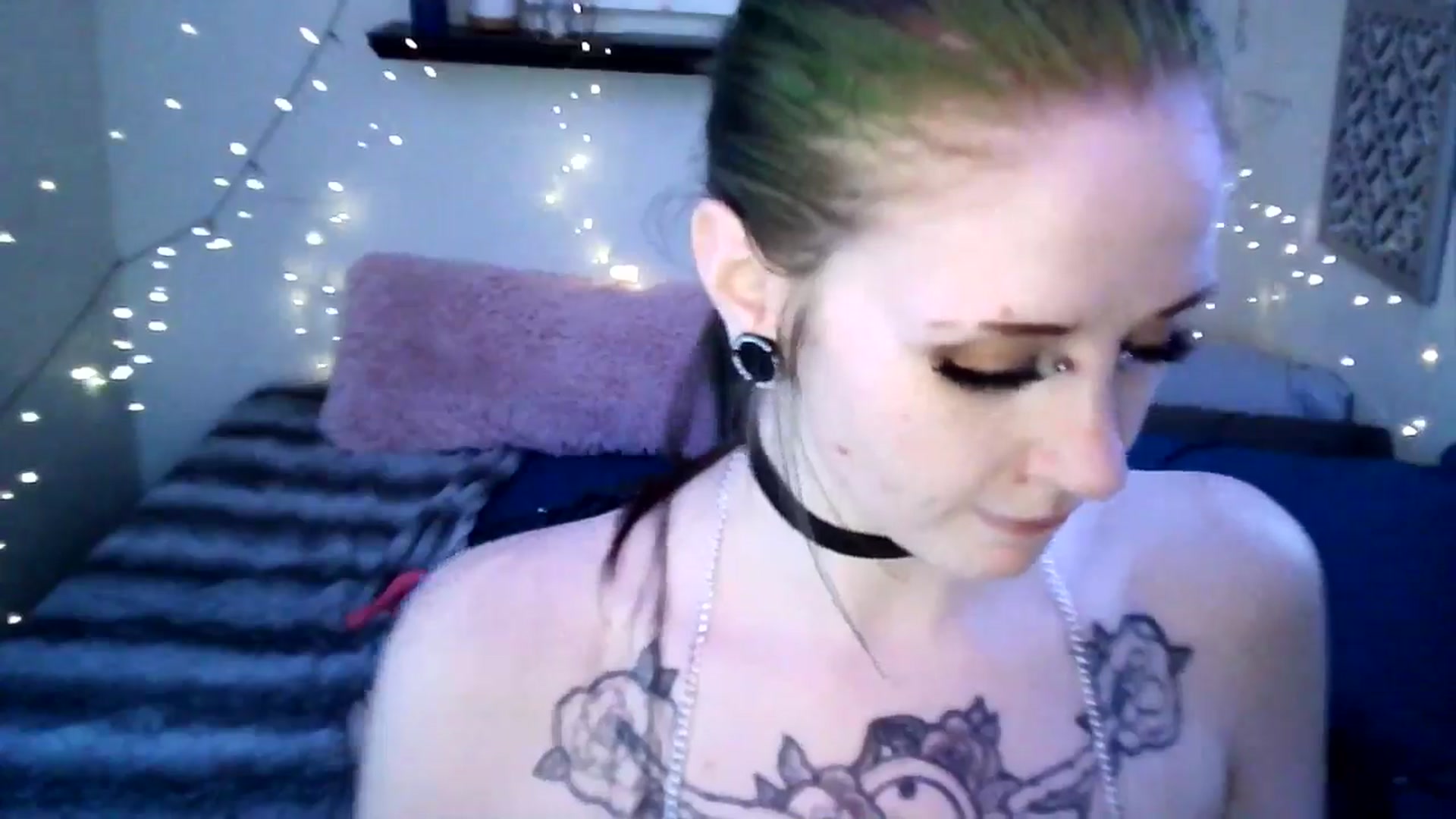 Gallery image thumbnail from maxxxmoore's myfreecams stream on, 04/13/2026, 17:27 image 18 of 20