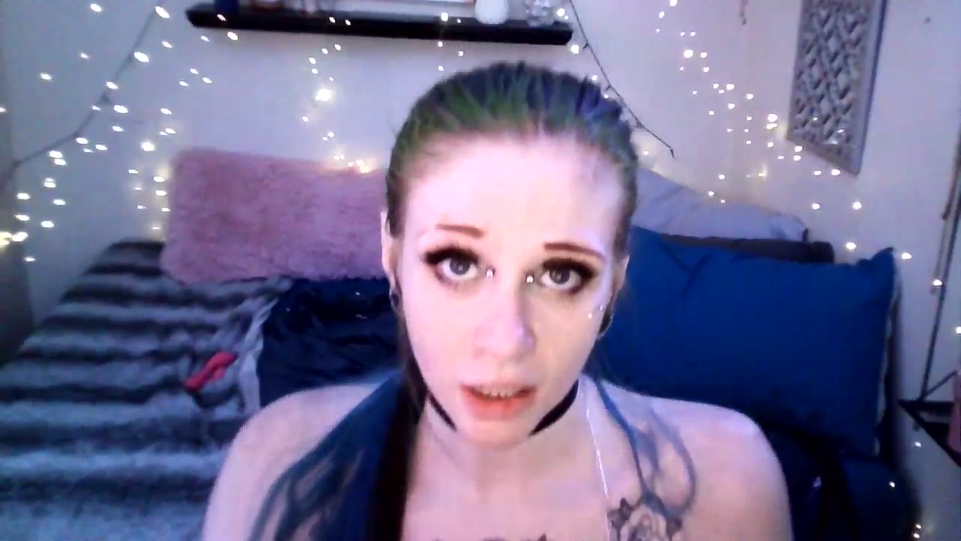 Gallery image thumbnail from maxxxmoore's myfreecams stream on, 04/13/2026, 17:27 image 15 of 20