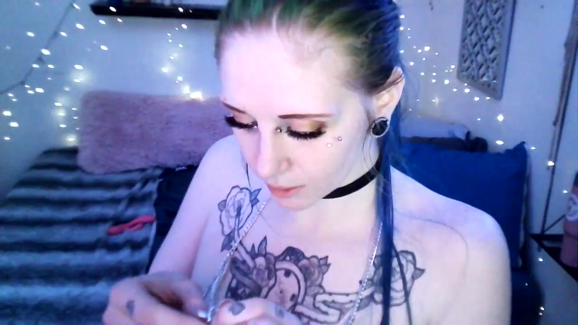 Gallery image thumbnail from maxxxmoore's myfreecams stream on, 04/13/2026, 17:27 image 5 of 20